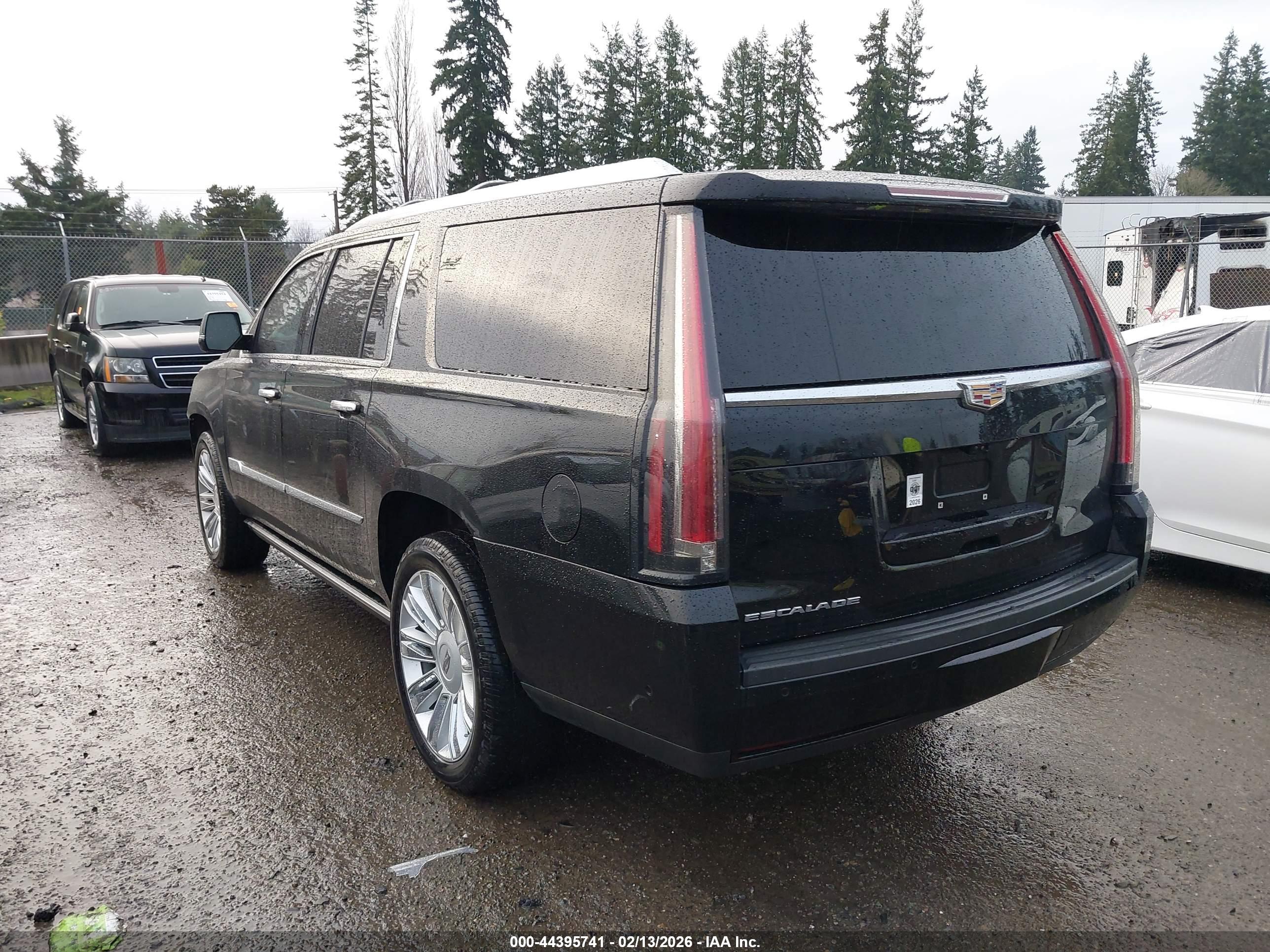 CADILLAC ESCALADE image 3