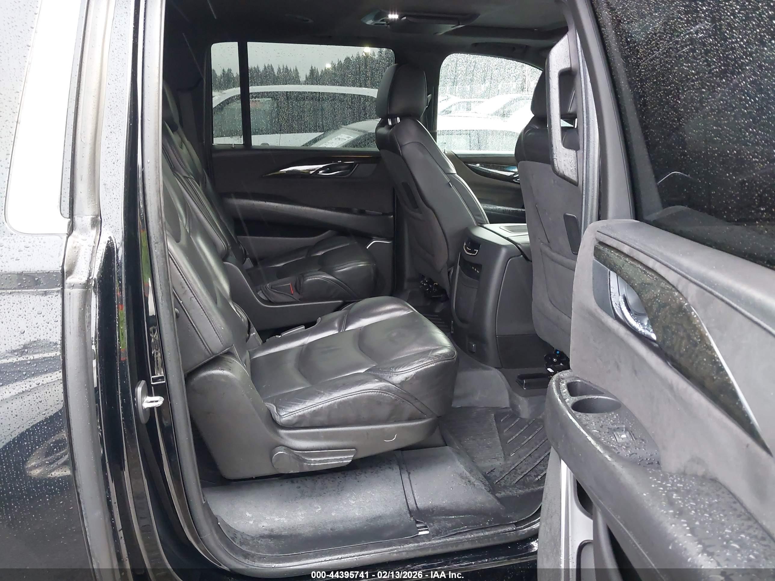 CADILLAC ESCALADE image 8