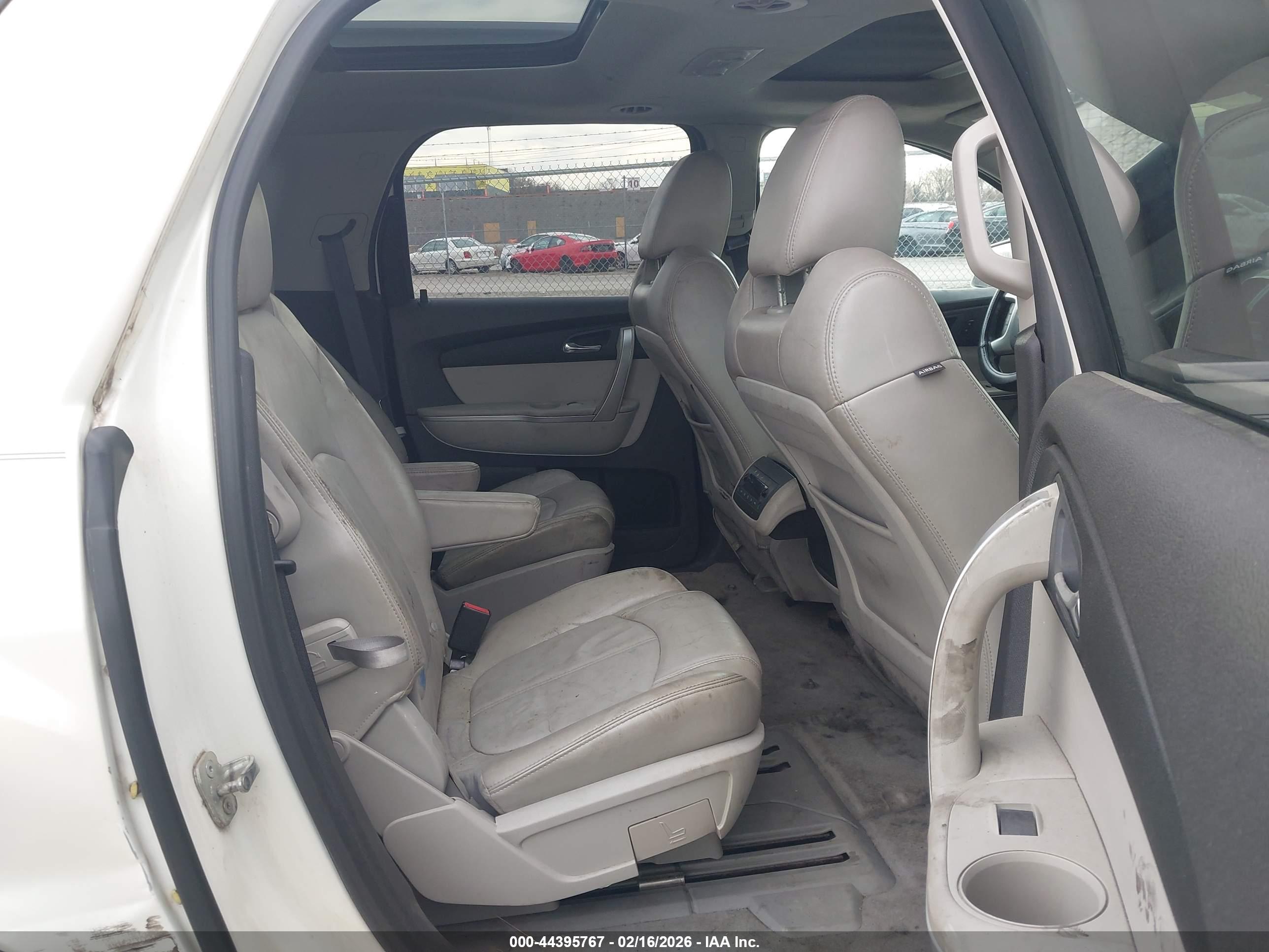 GMC ACADIA image 8