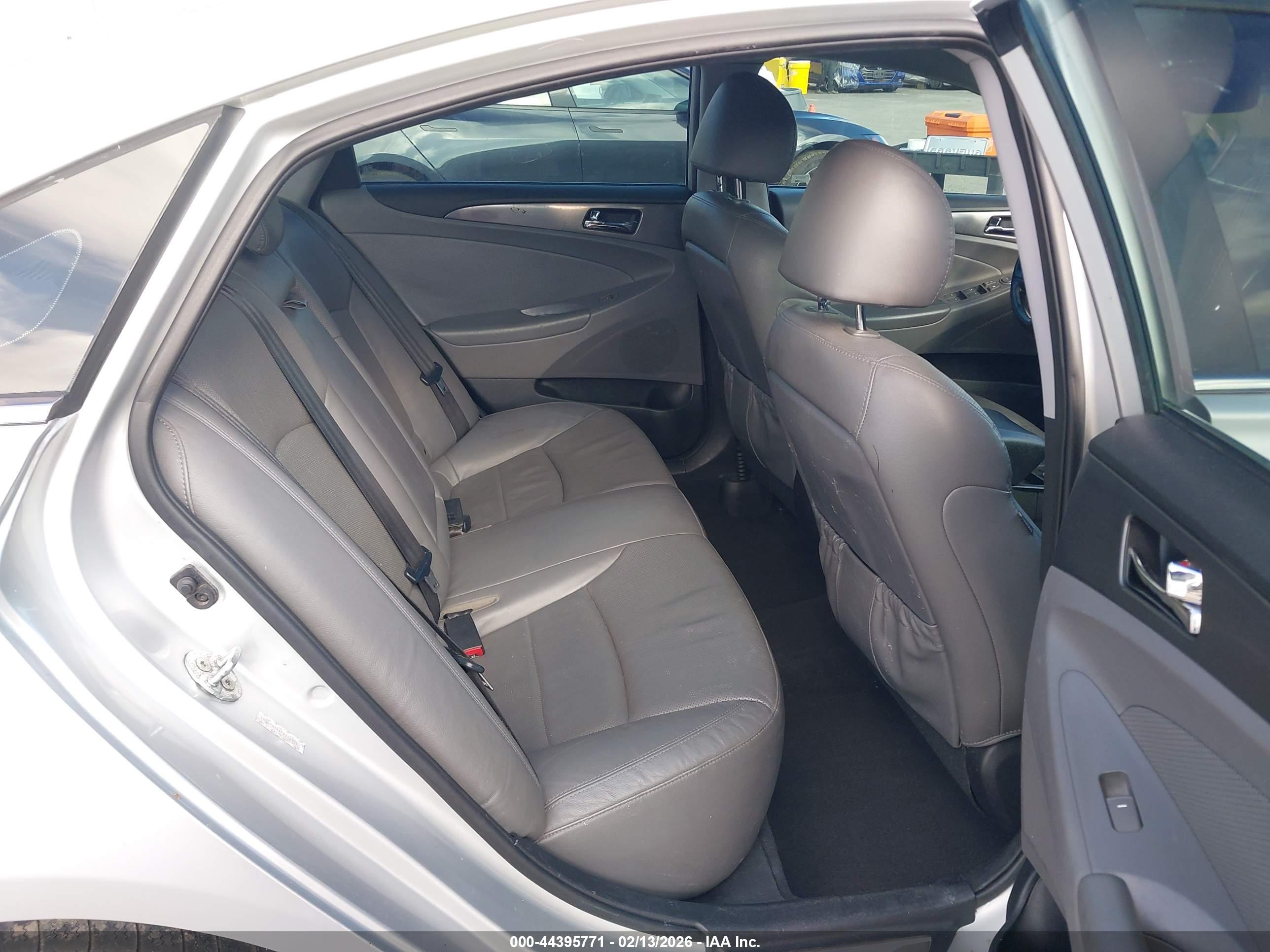 HYUNDAI SONATA image 8