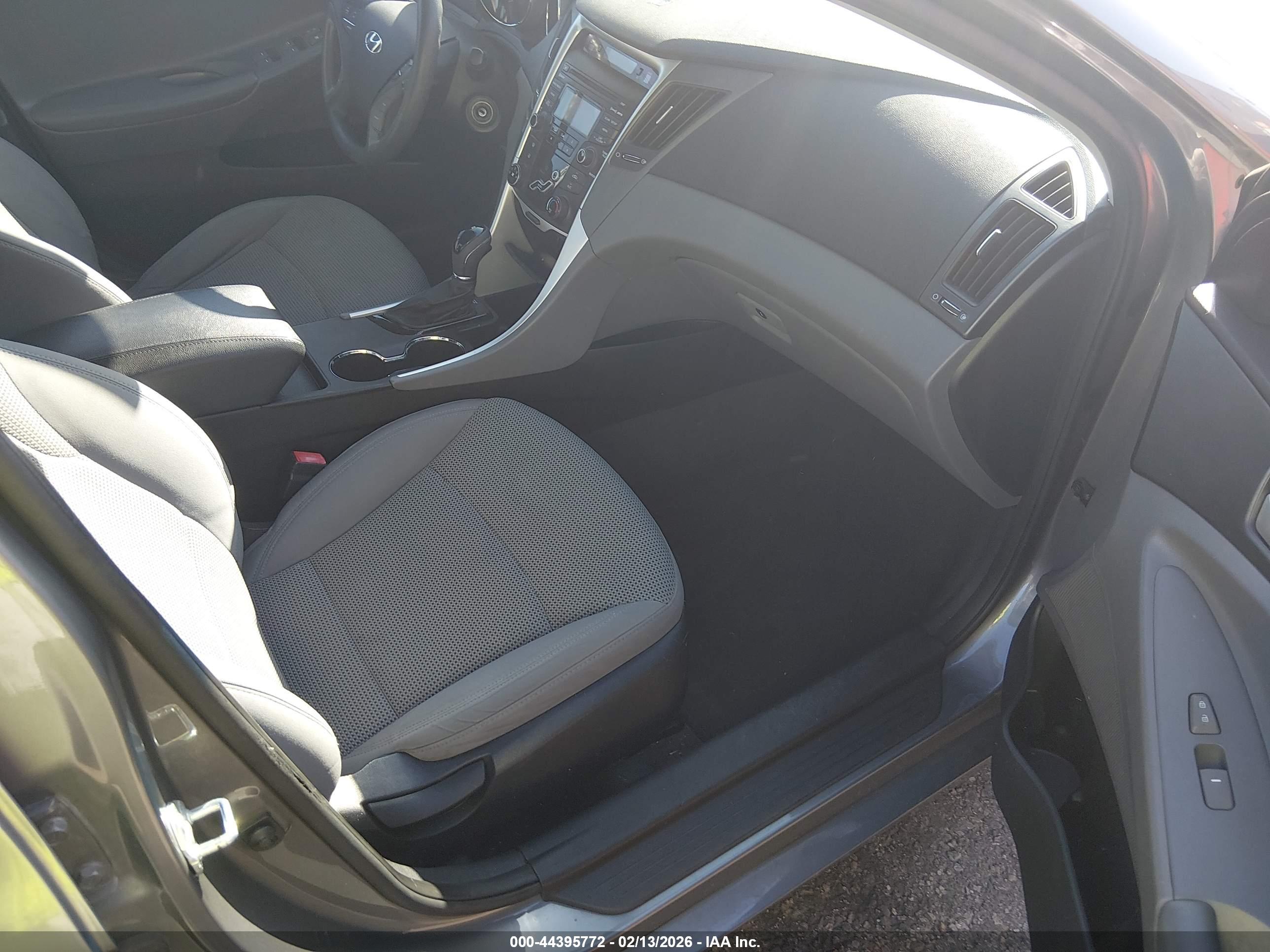HYUNDAI SONATA image 5