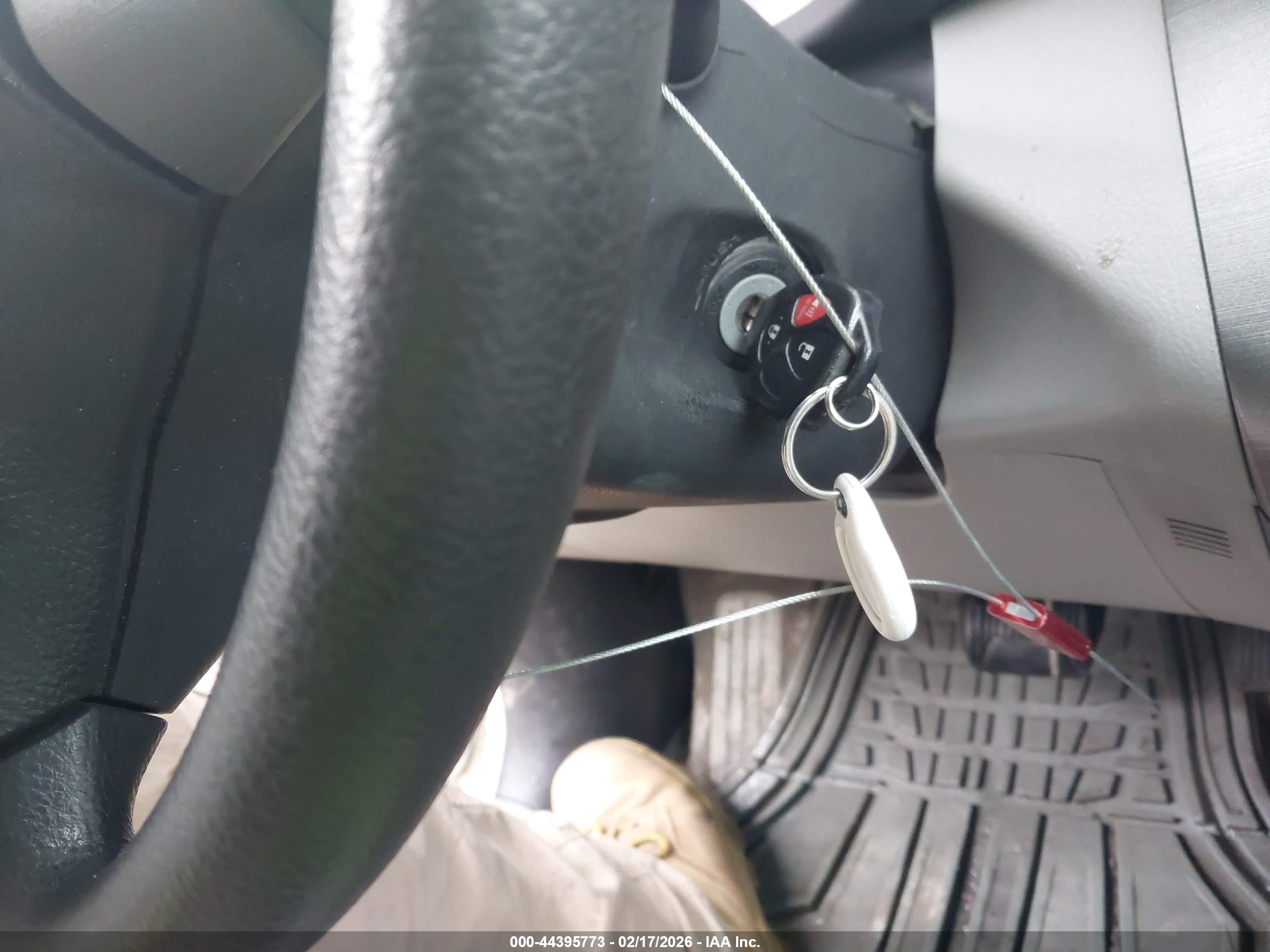TOYOTA RAV4 image 11