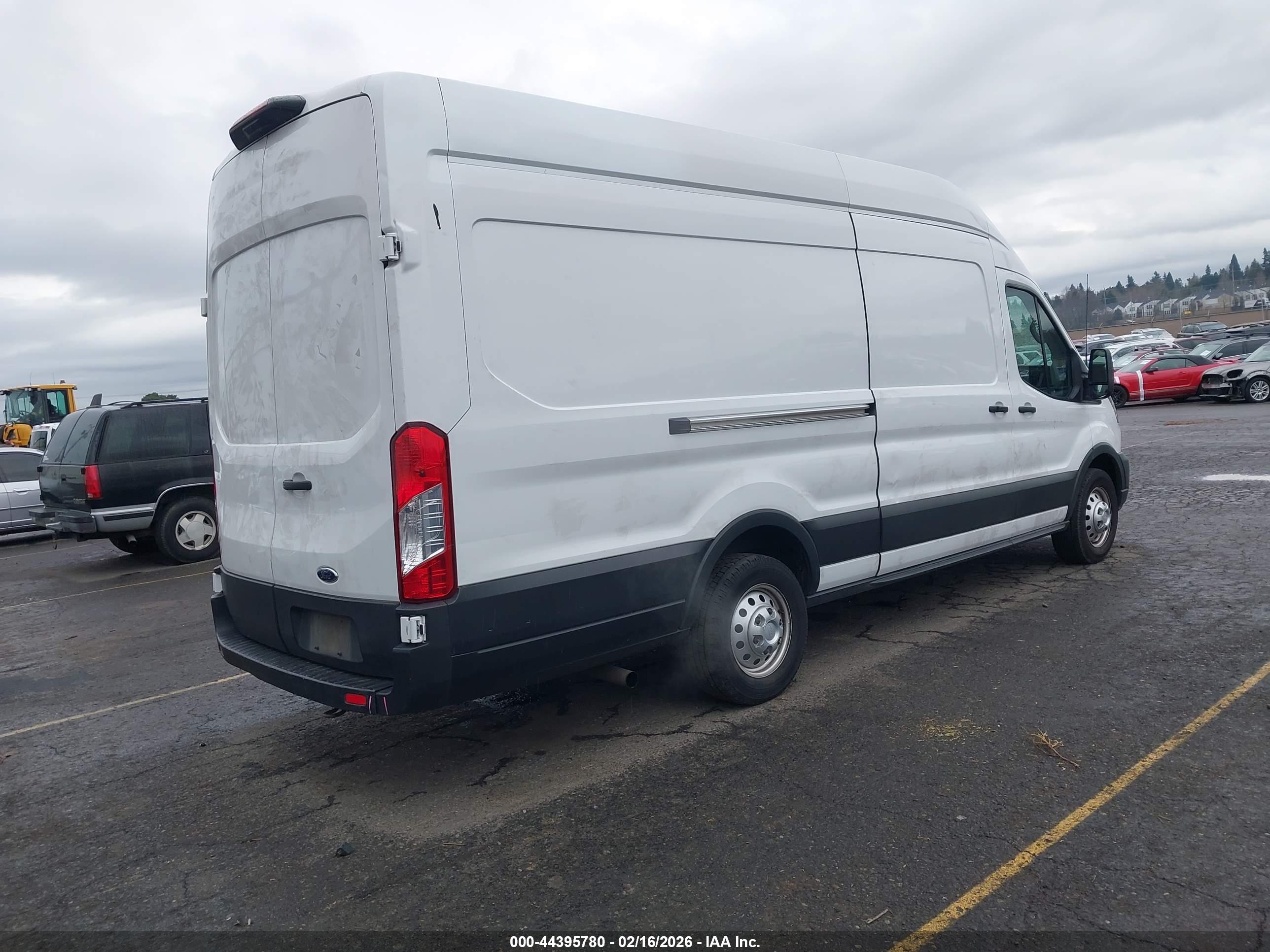 FORD TRANSIT-250 image 4