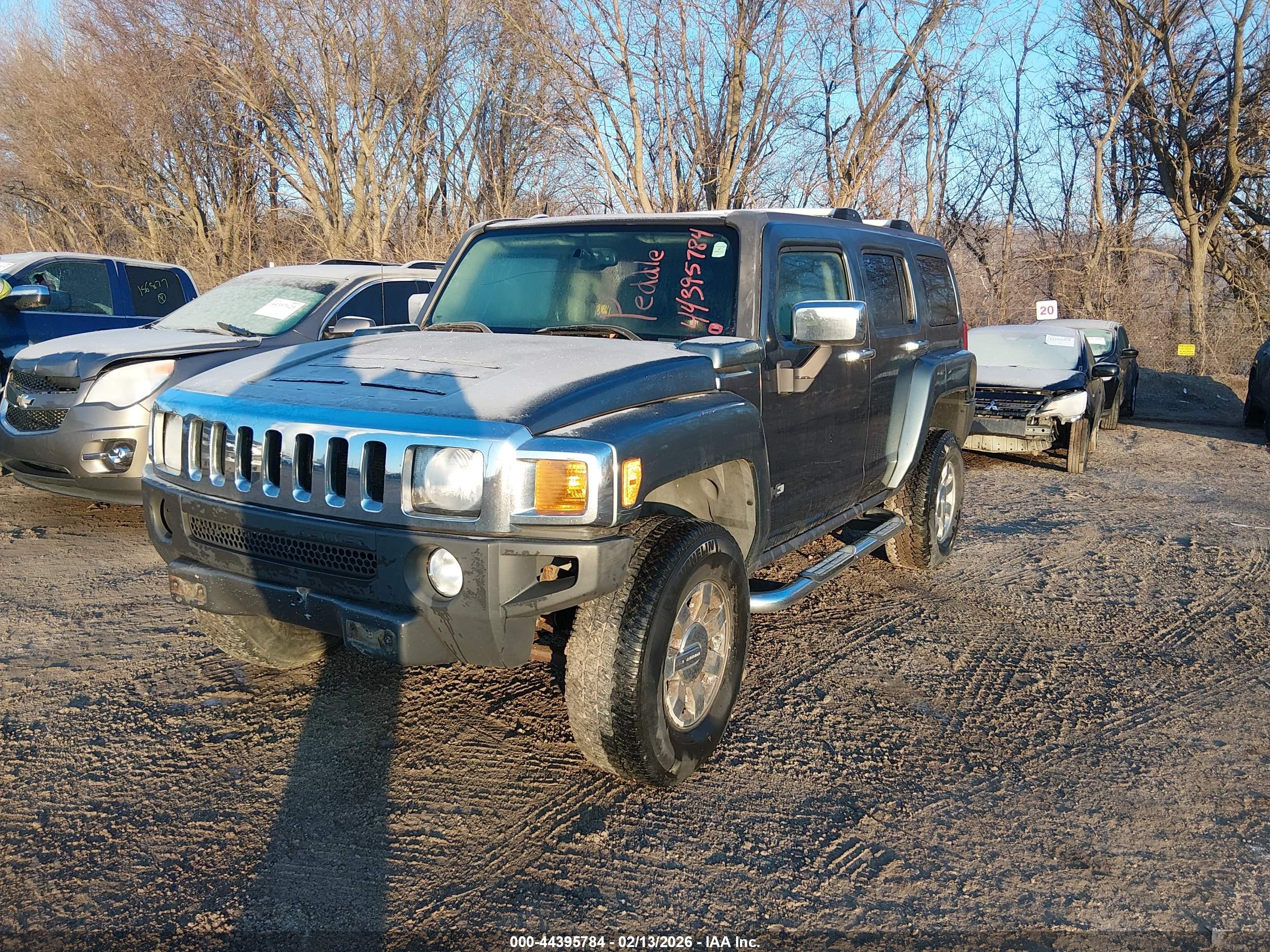 HUMMER H3 image 2