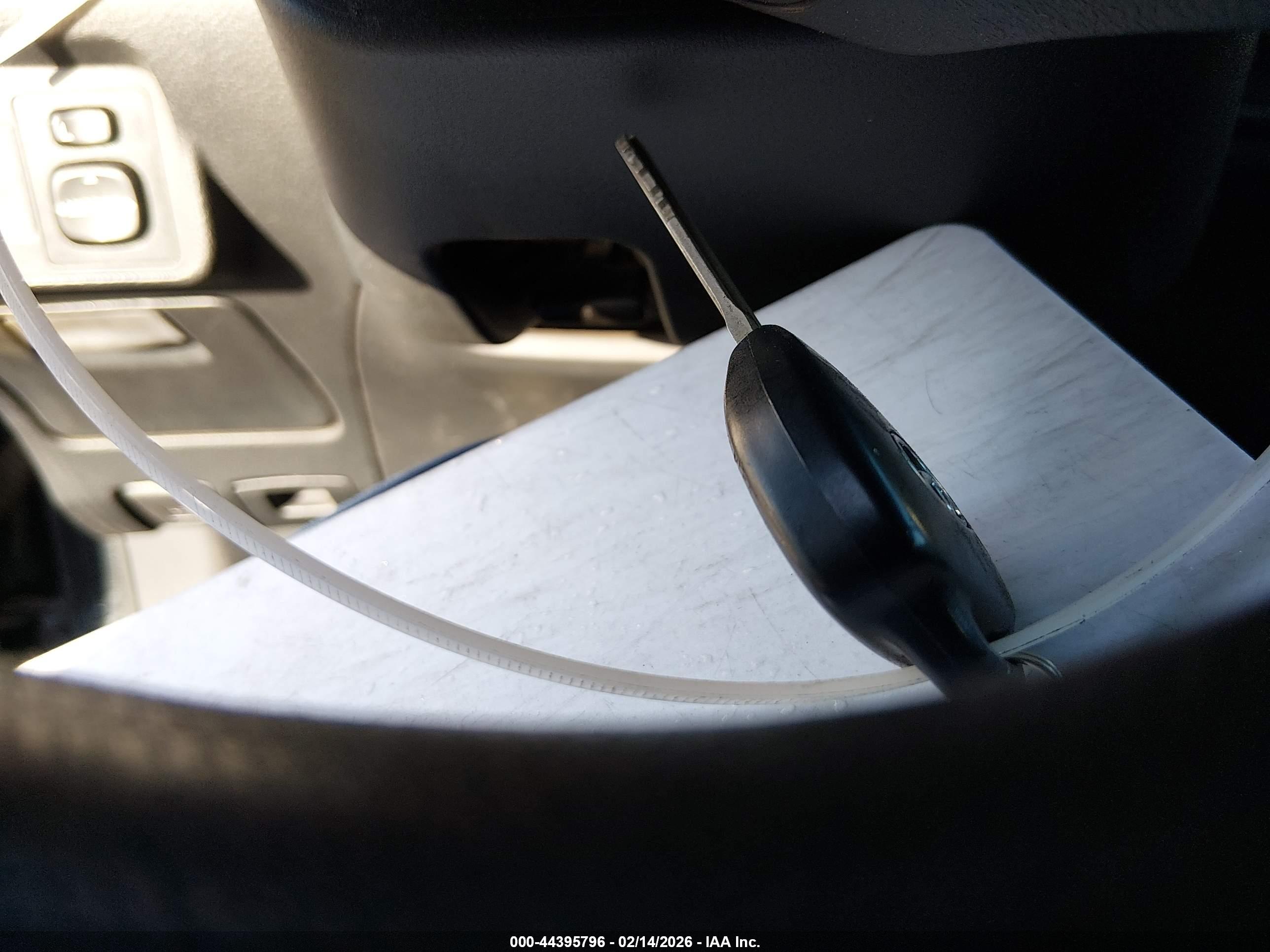 TOYOTA COROLLA image 11