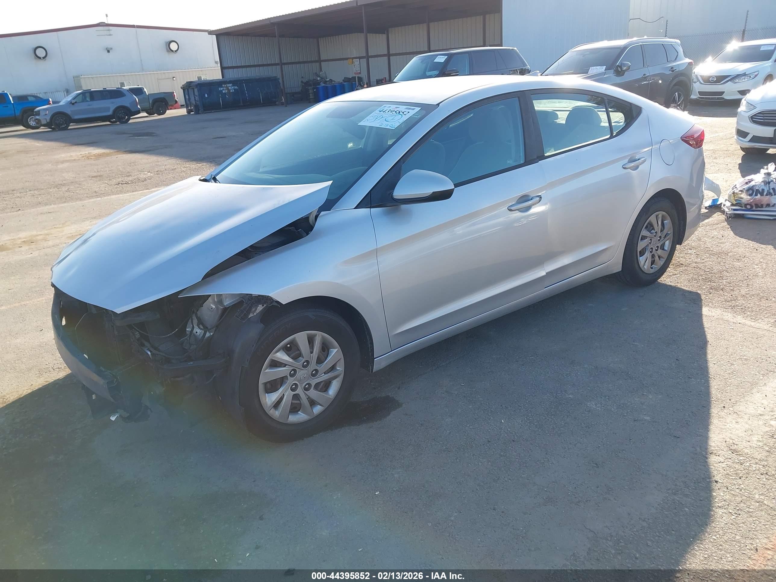 HYUNDAI ELANTRA image 2