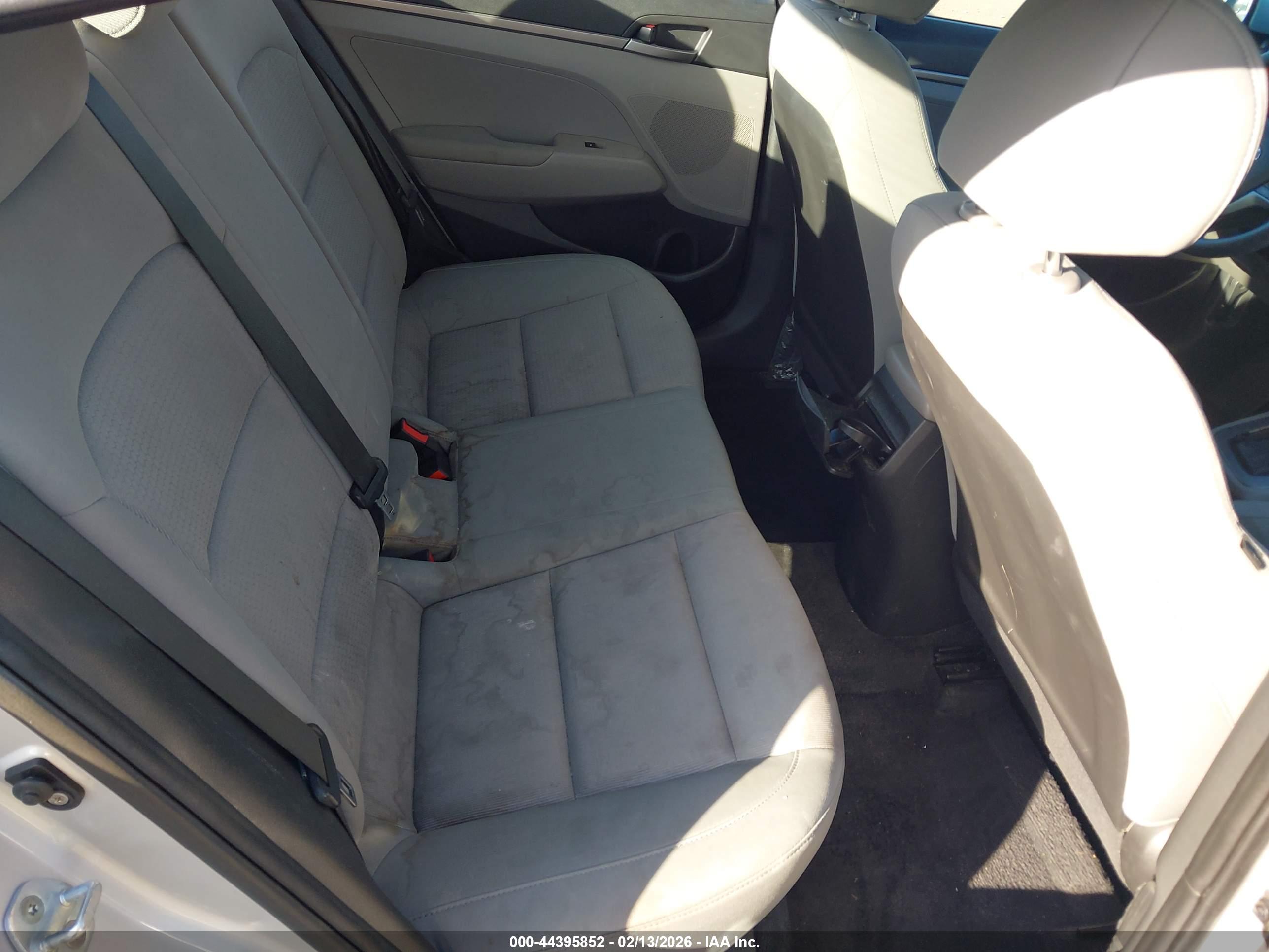 HYUNDAI ELANTRA image 8