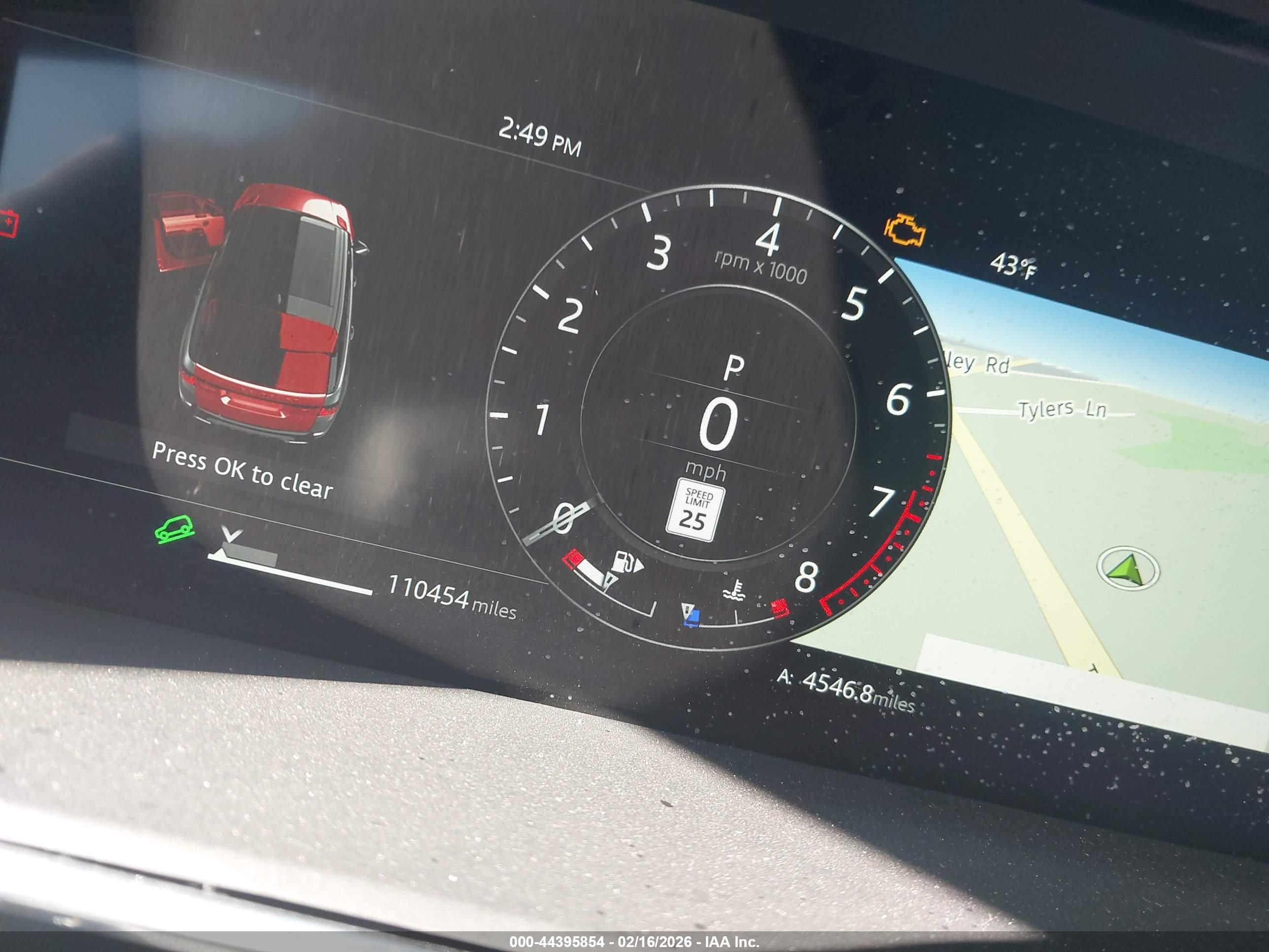 LAND ROVER image 7