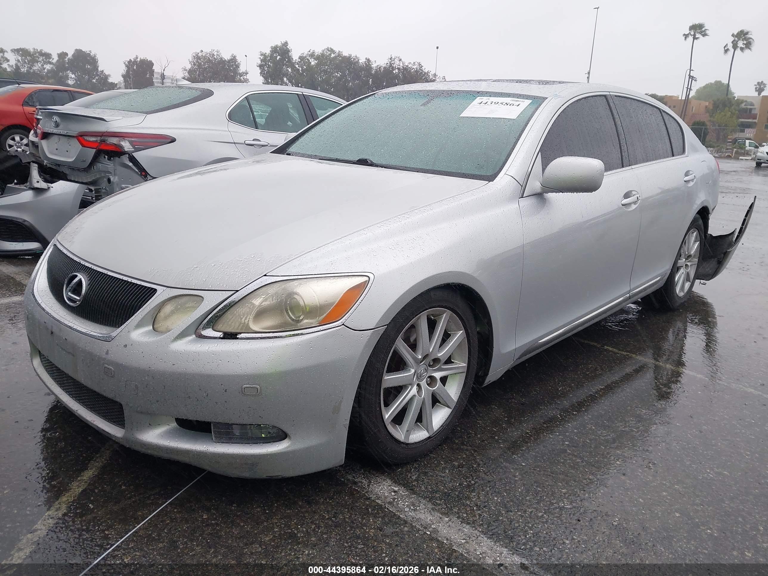 LEXUS GS image 2