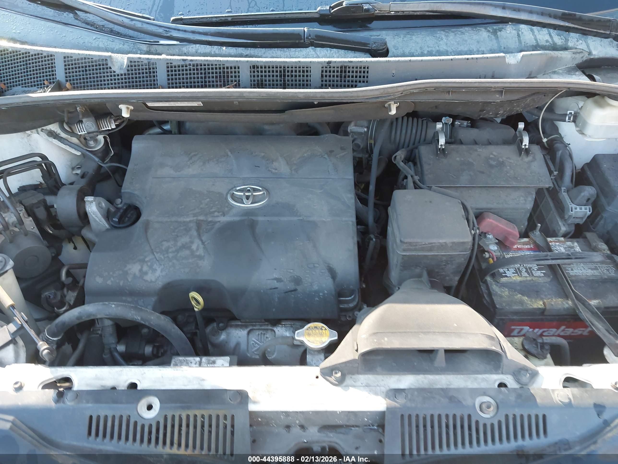 TOYOTA SIENNA image 10