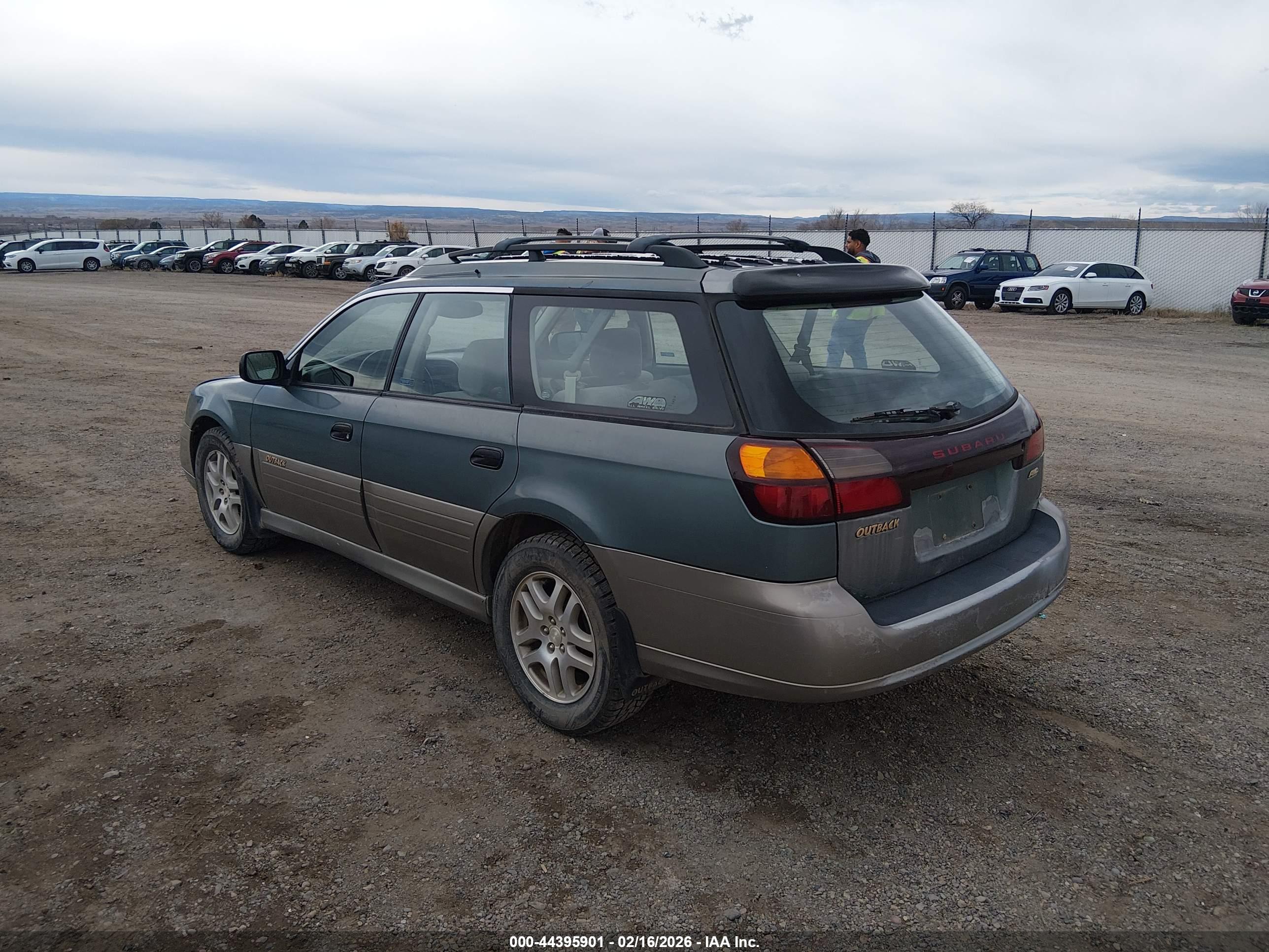SUBARU OUTBACK image 3