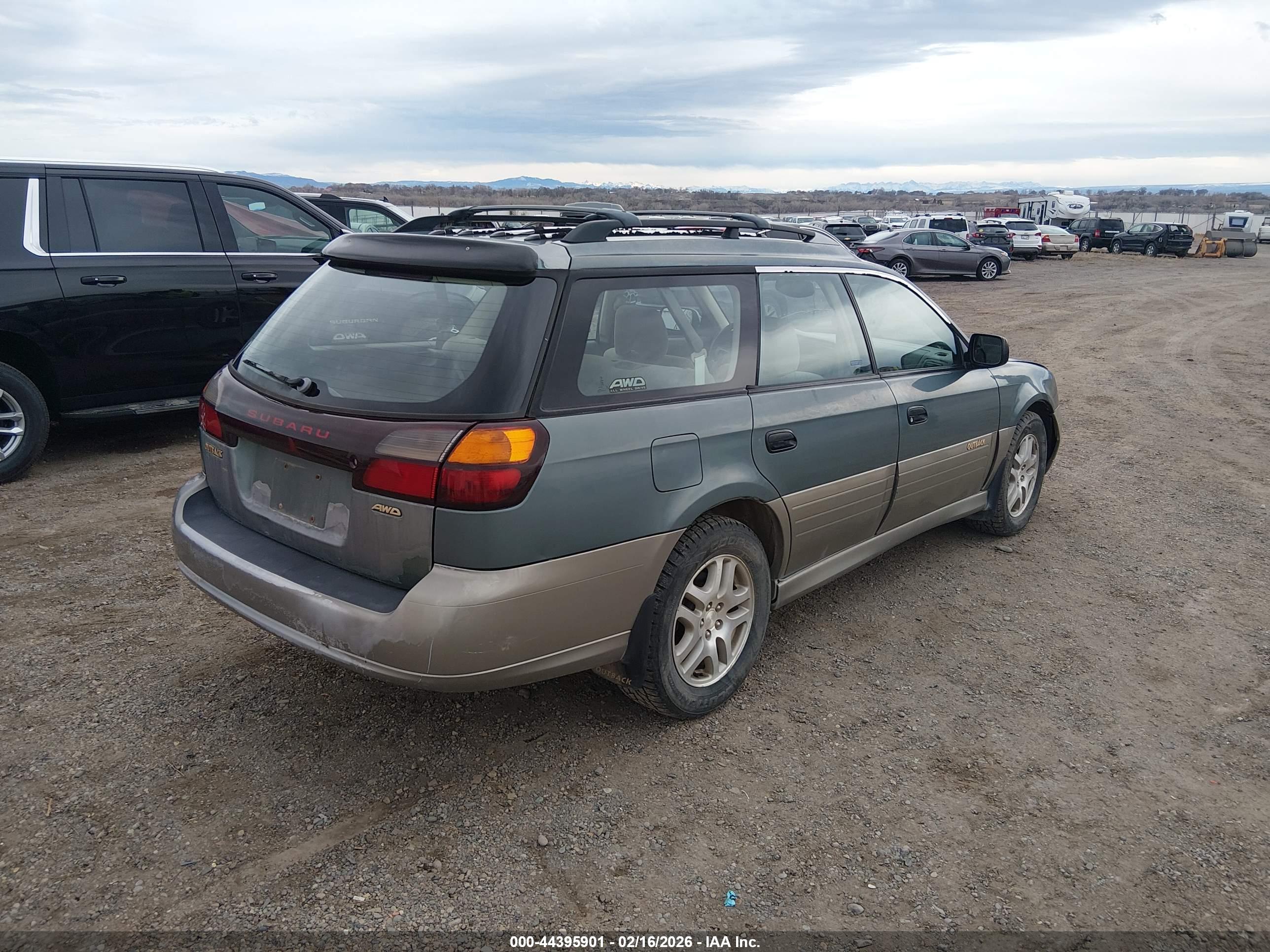 SUBARU OUTBACK image 4