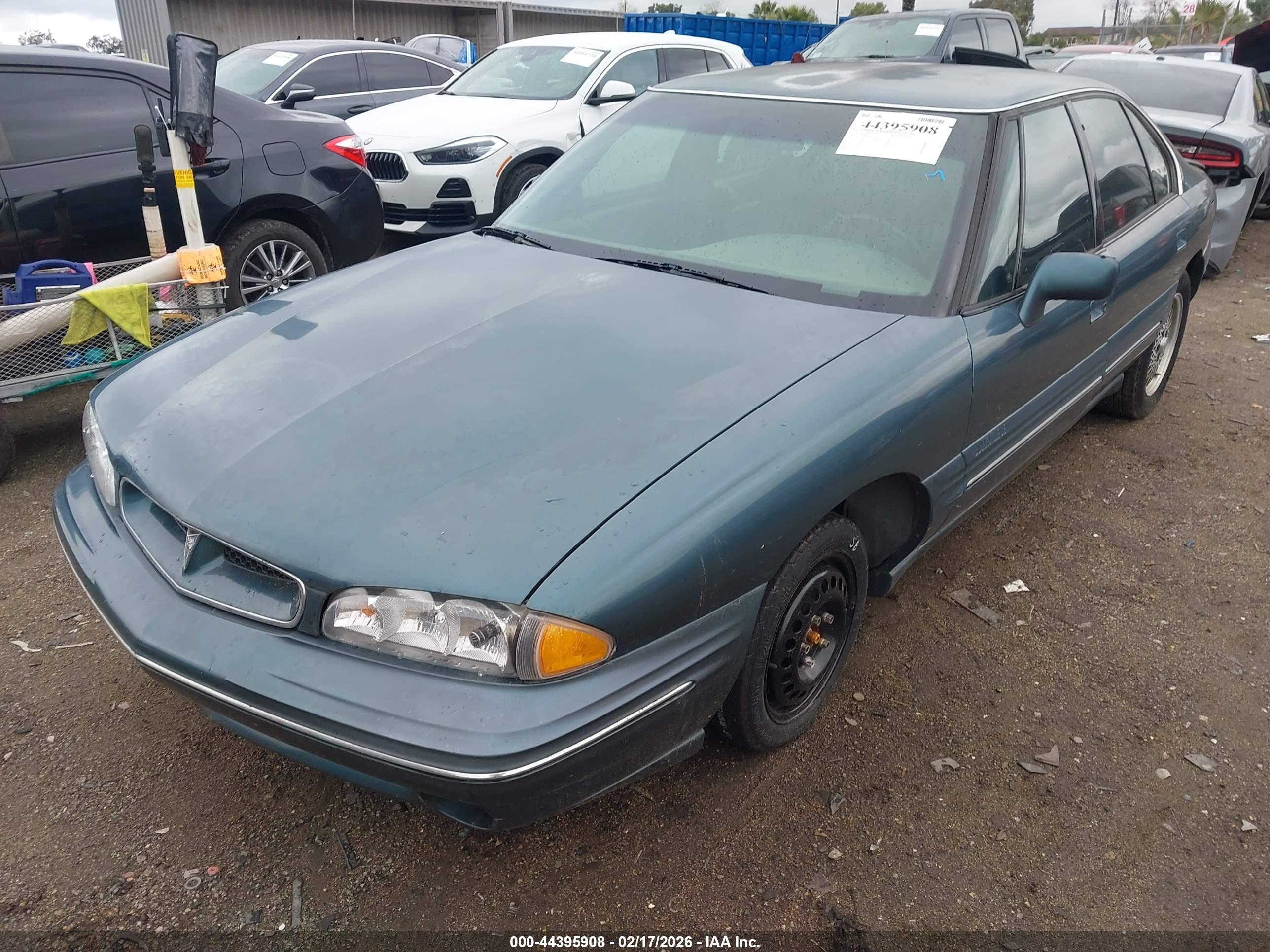 PONTIAC BONNEVILLE image 2
