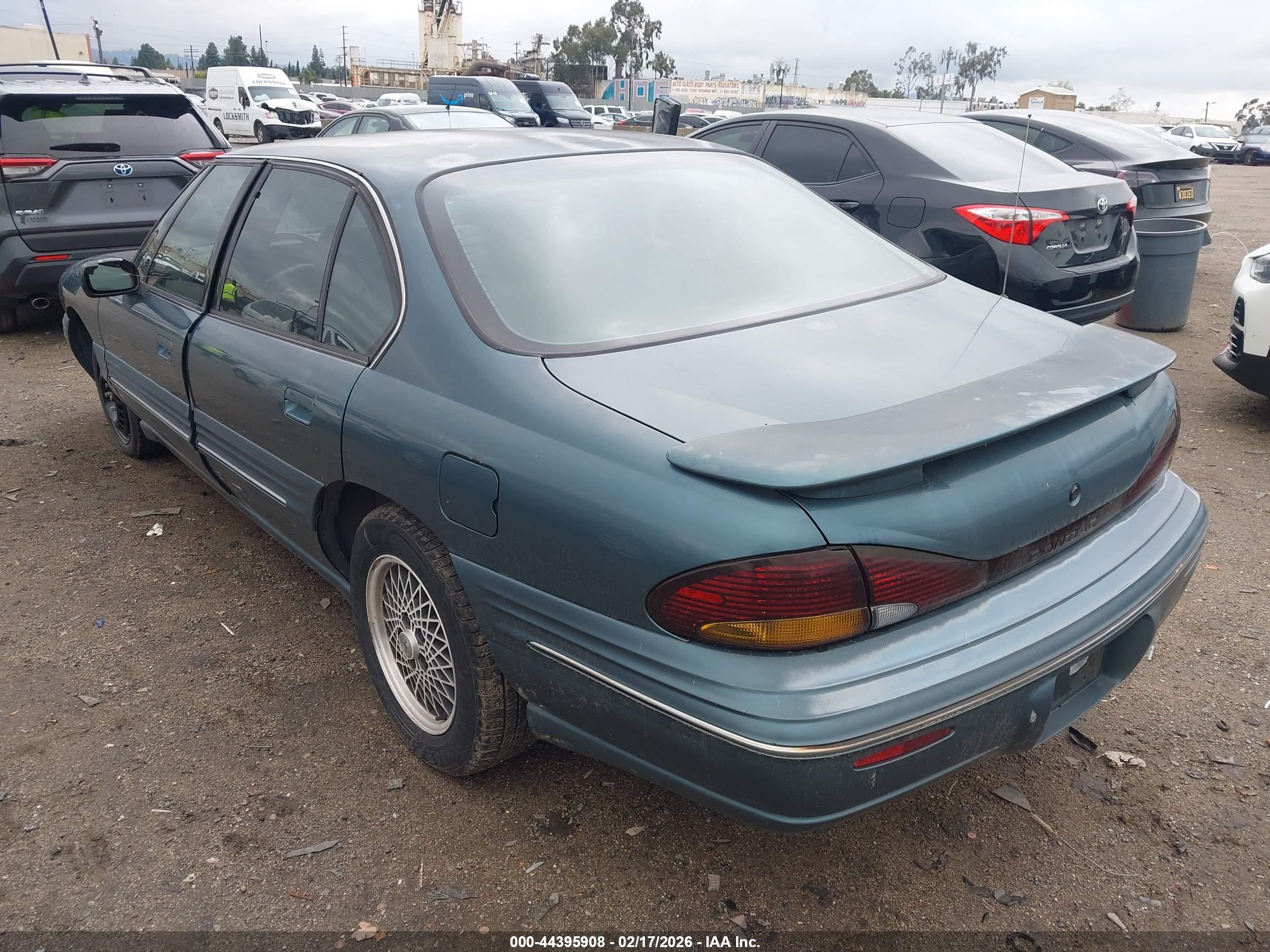 PONTIAC BONNEVILLE image 3