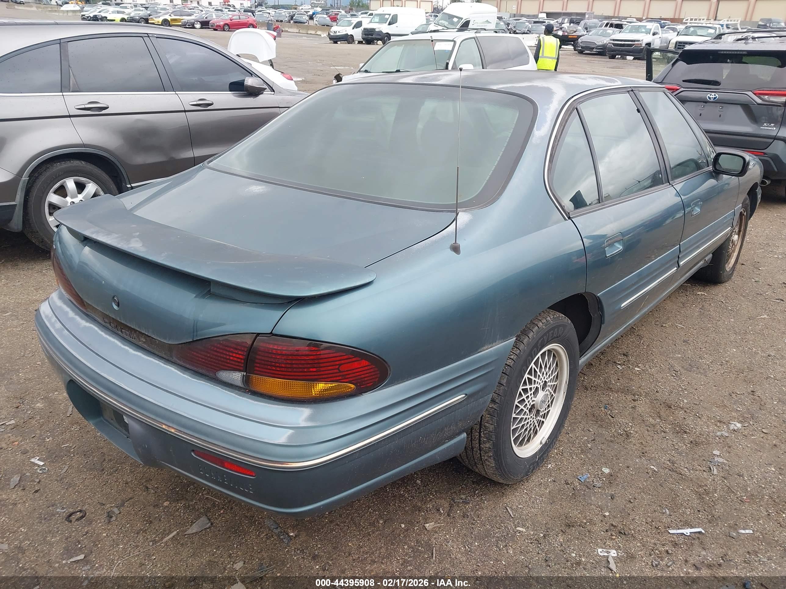 PONTIAC BONNEVILLE image 4