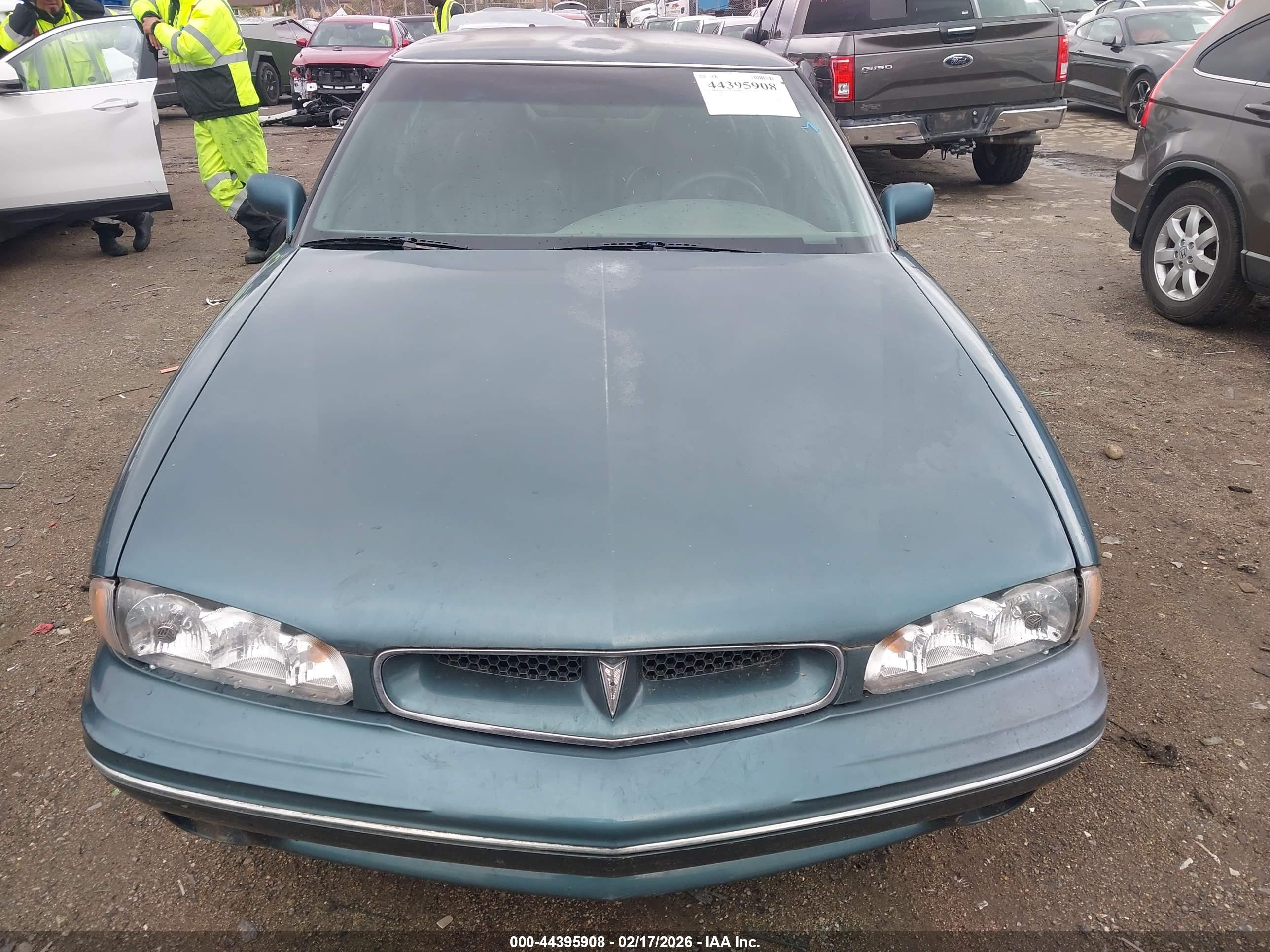 PONTIAC BONNEVILLE image 6