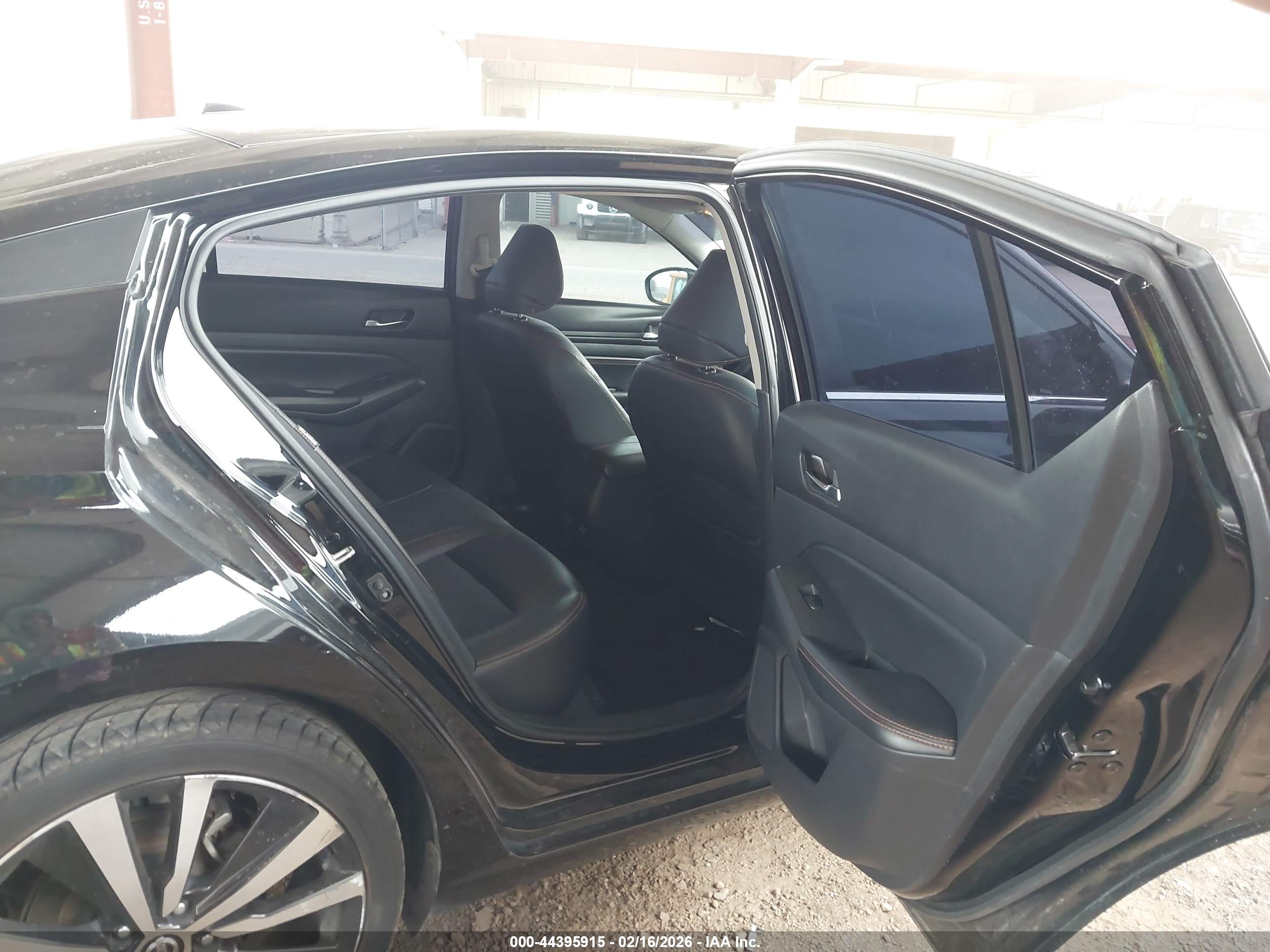 NISSAN ALTIMA image 8