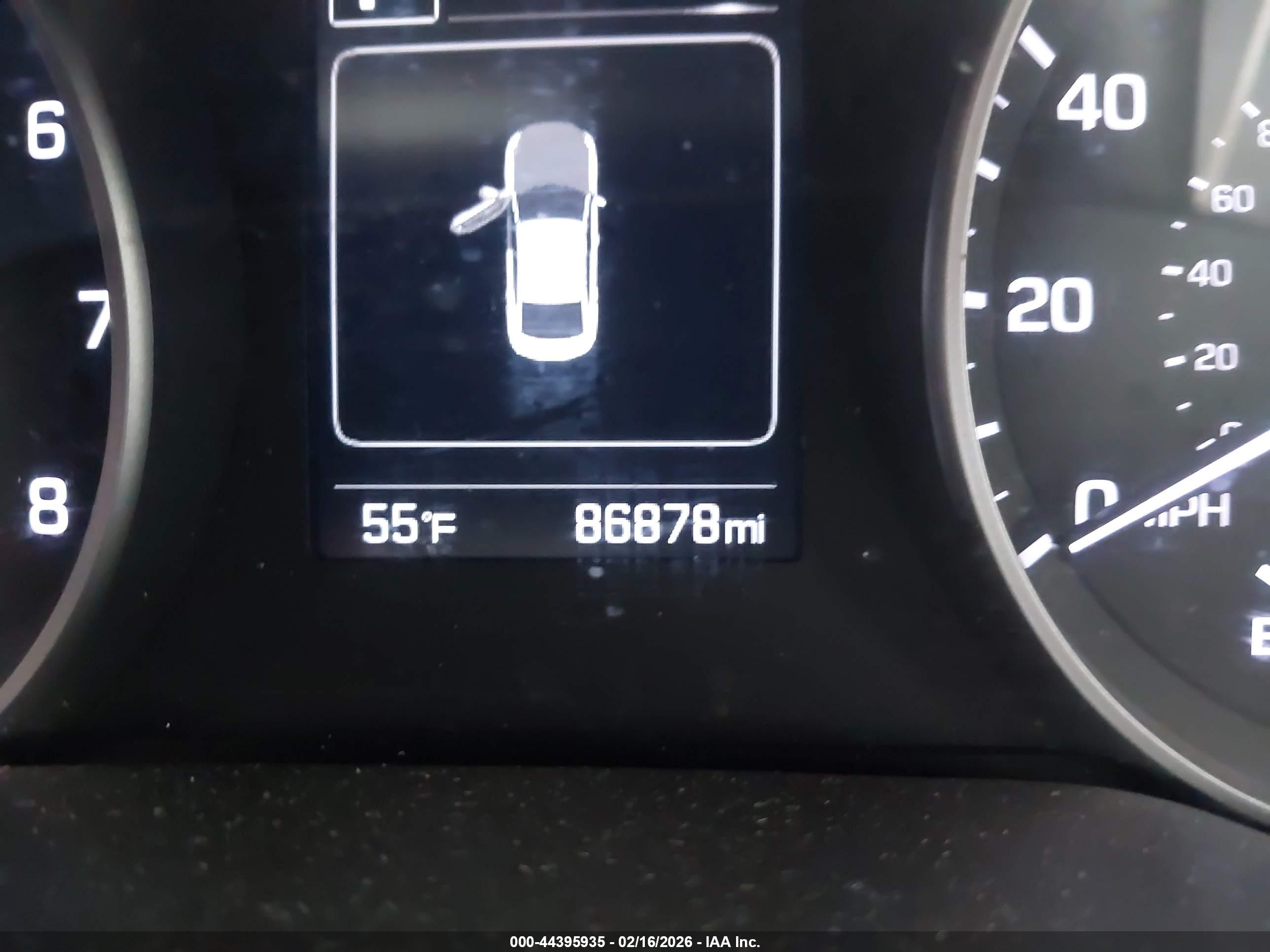 HYUNDAI ELANTRA image 7
