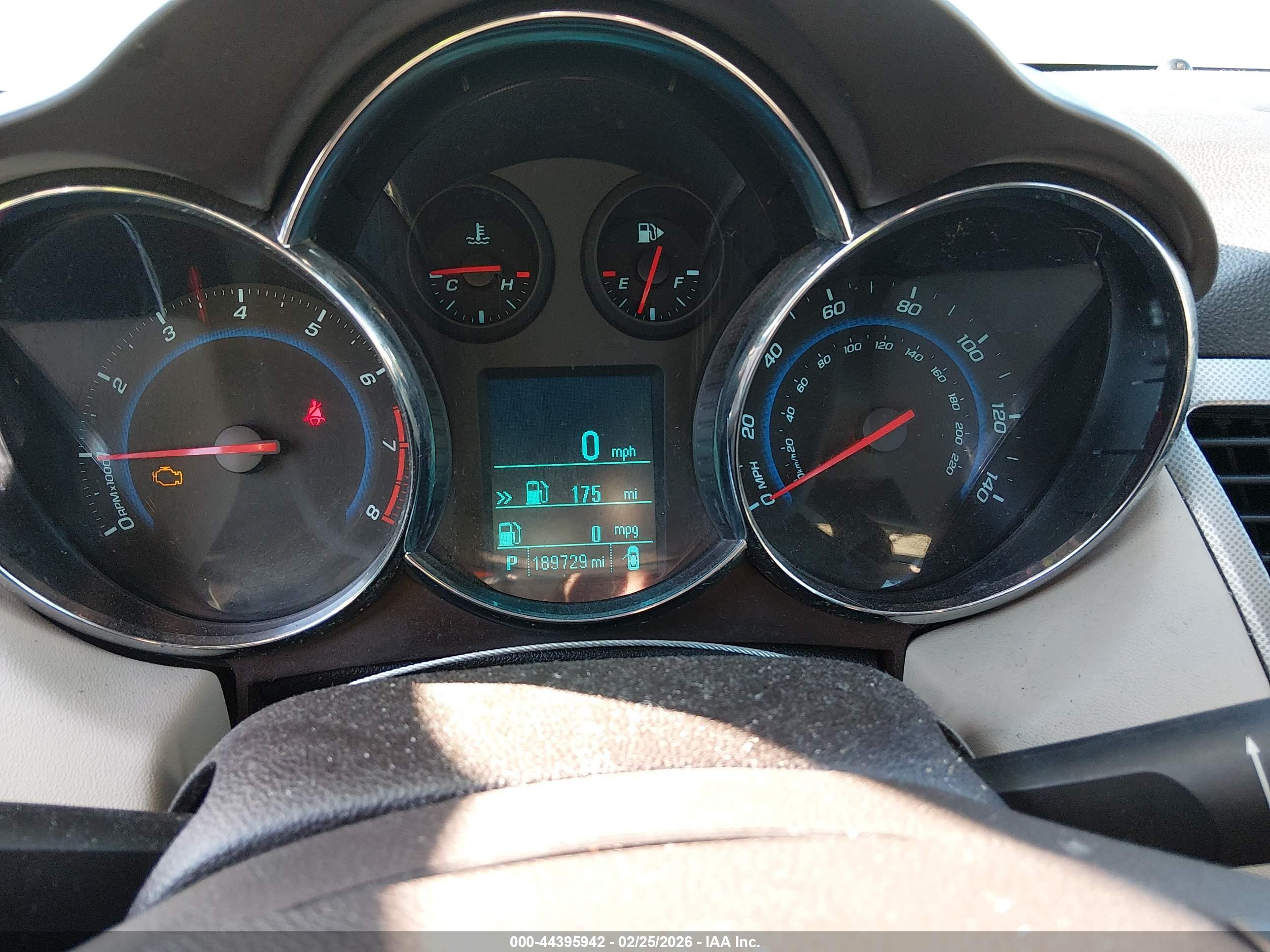 CHEVROLET CRUZE image 7