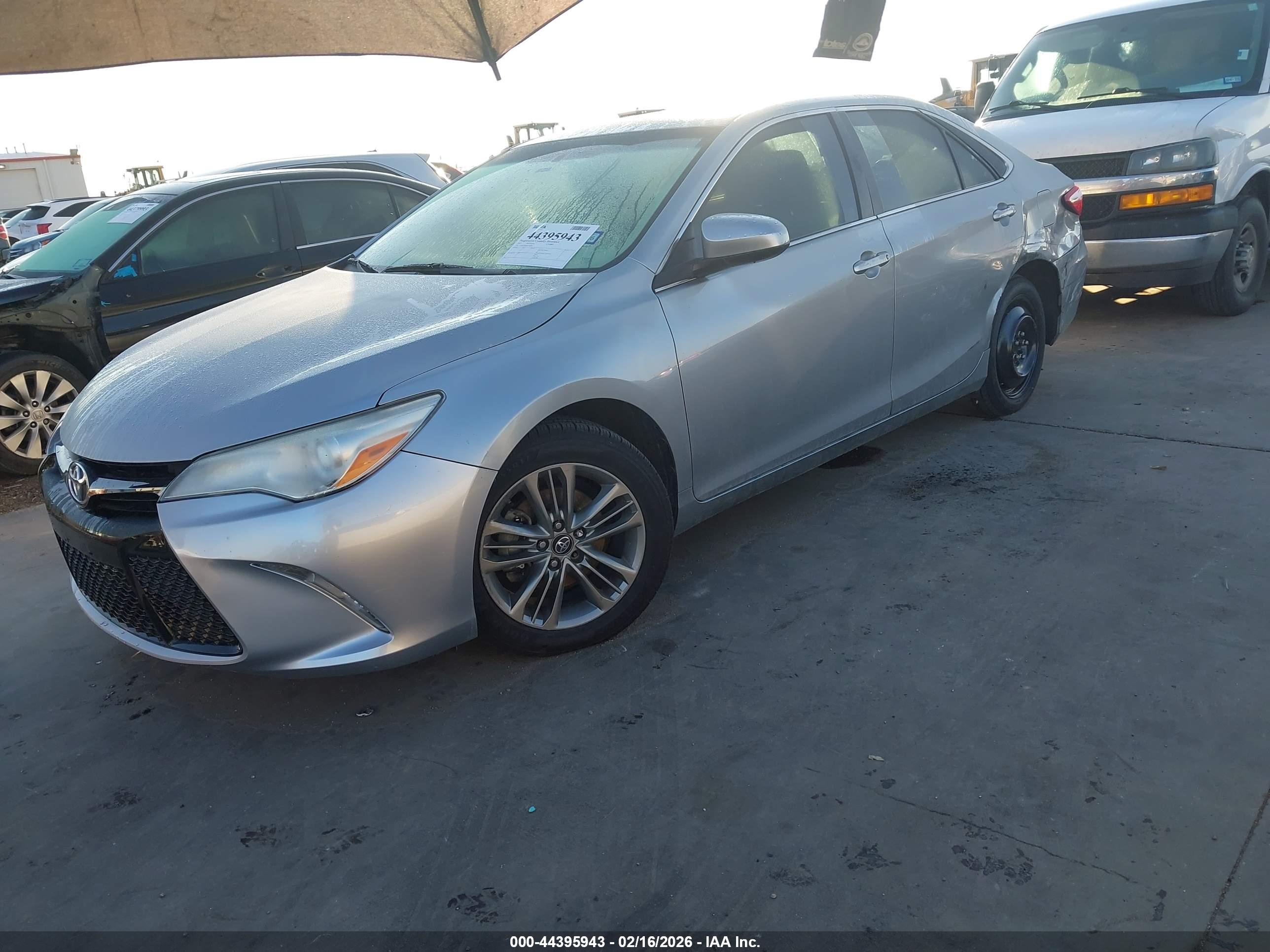 TOYOTA CAMRY image 2