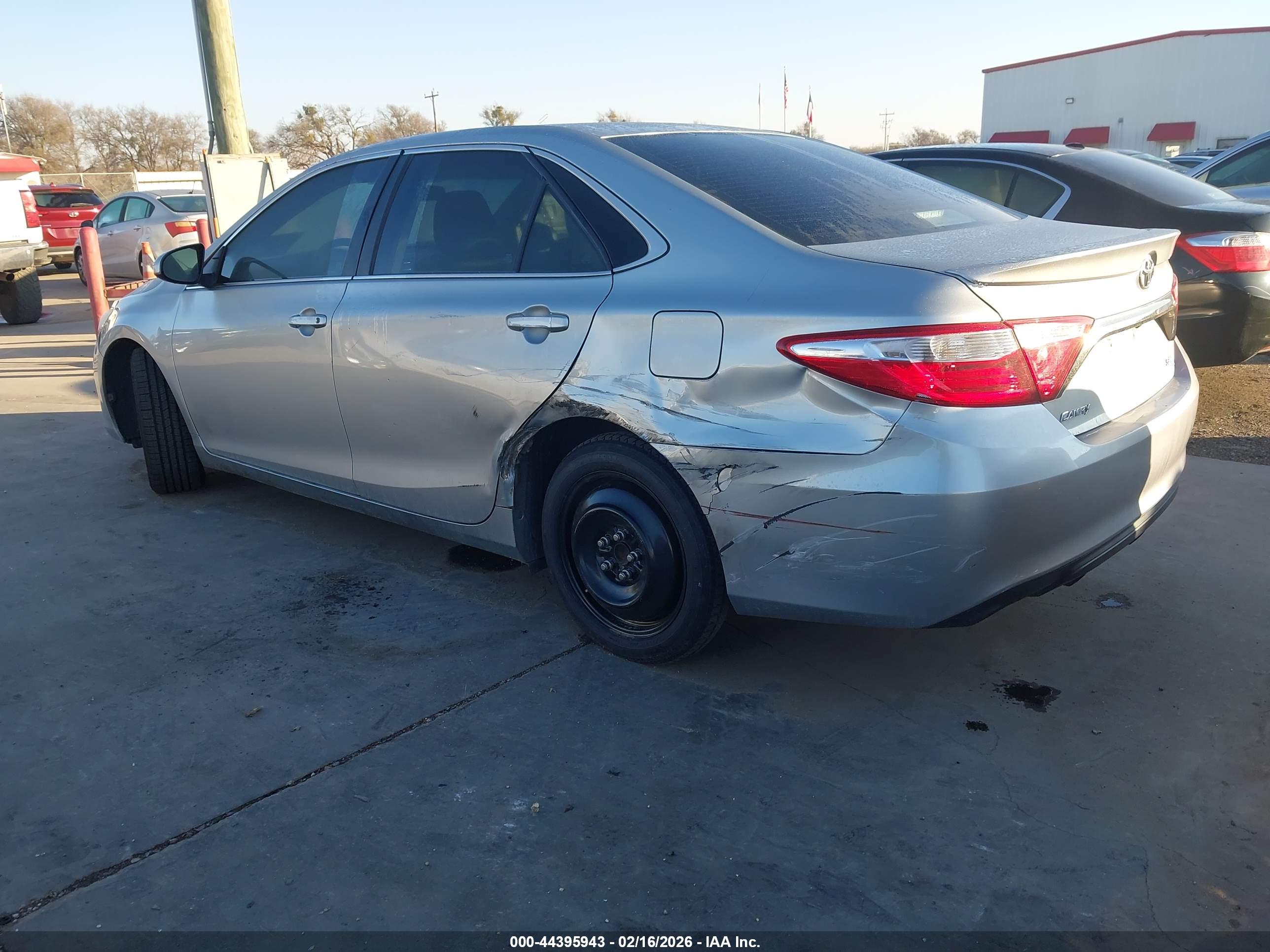 TOYOTA CAMRY image 3