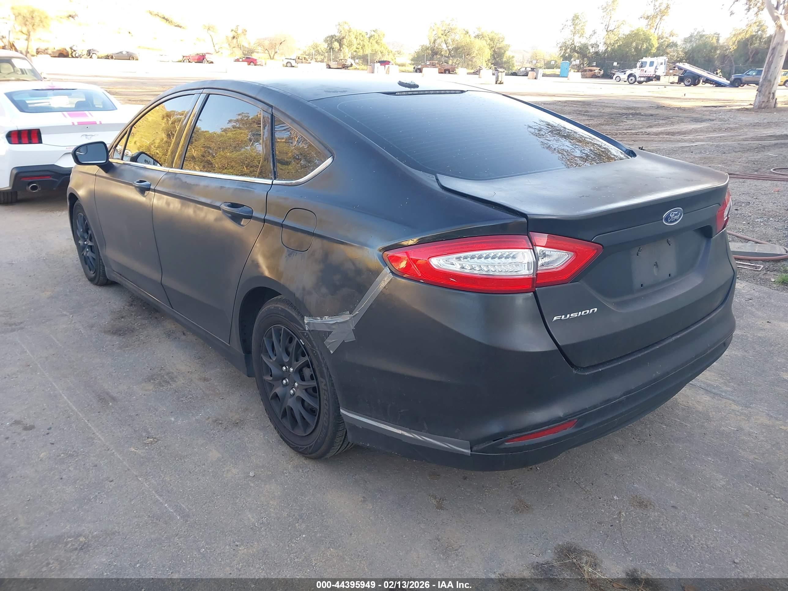 FORD FUSION image 3
