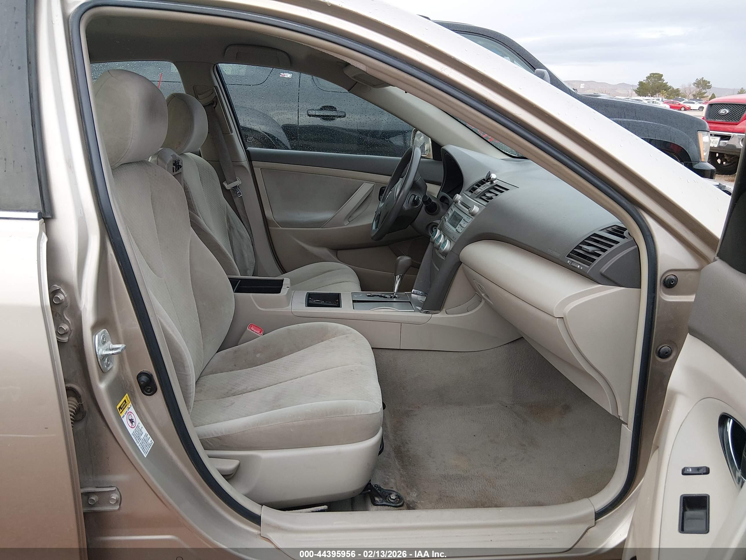 TOYOTA CAMRY image 5