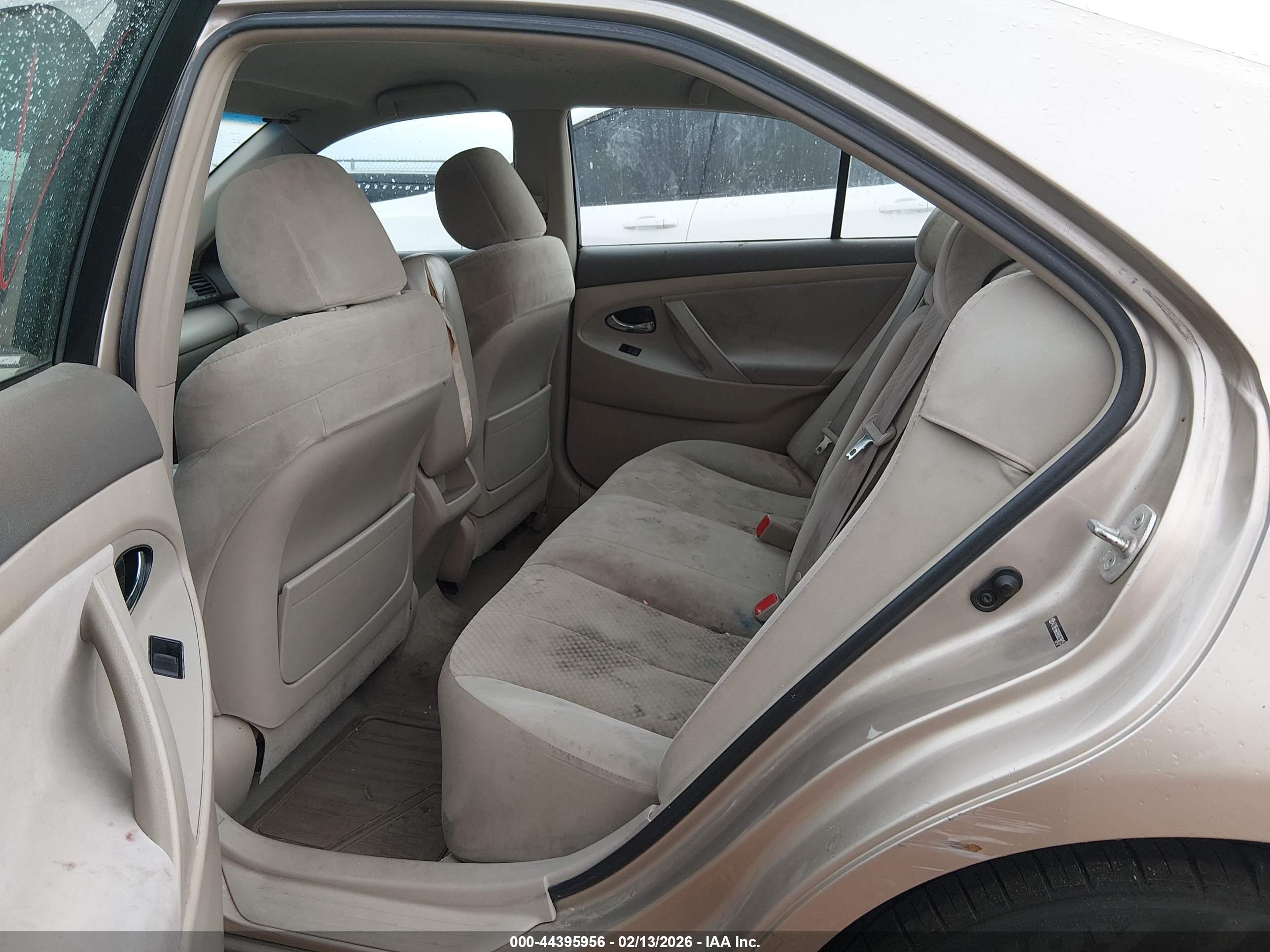TOYOTA CAMRY image 8