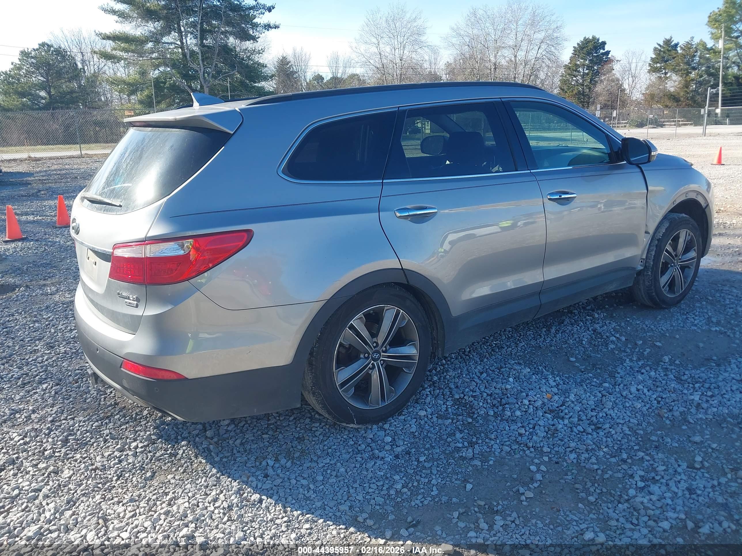 HYUNDAI SANTA image 4