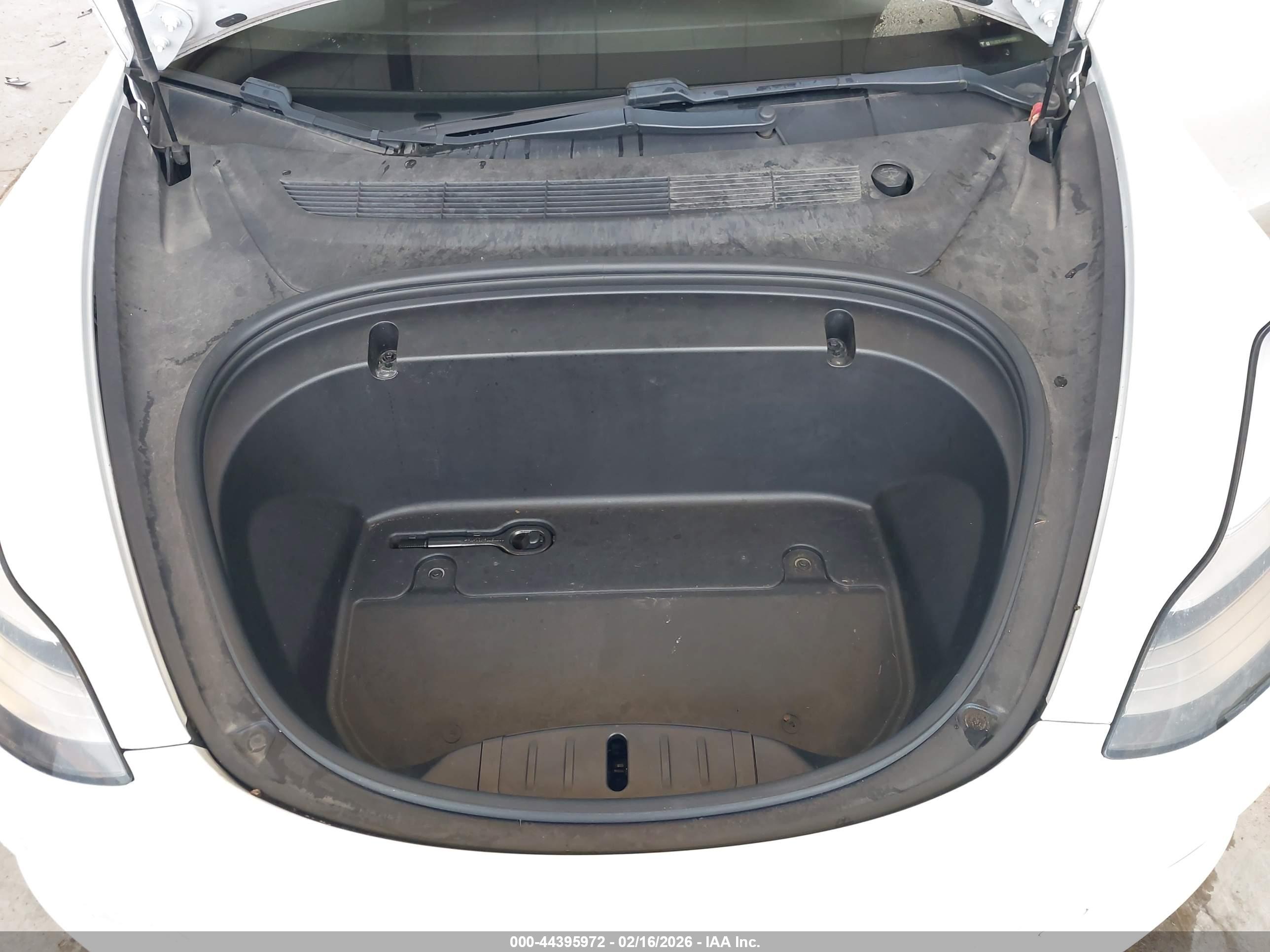 TESLA MODEL image 10