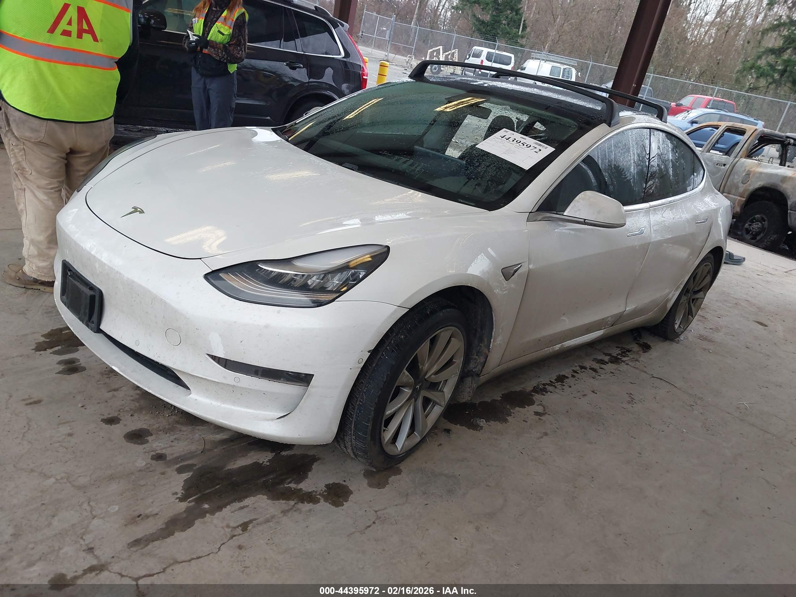 TESLA MODEL image 2