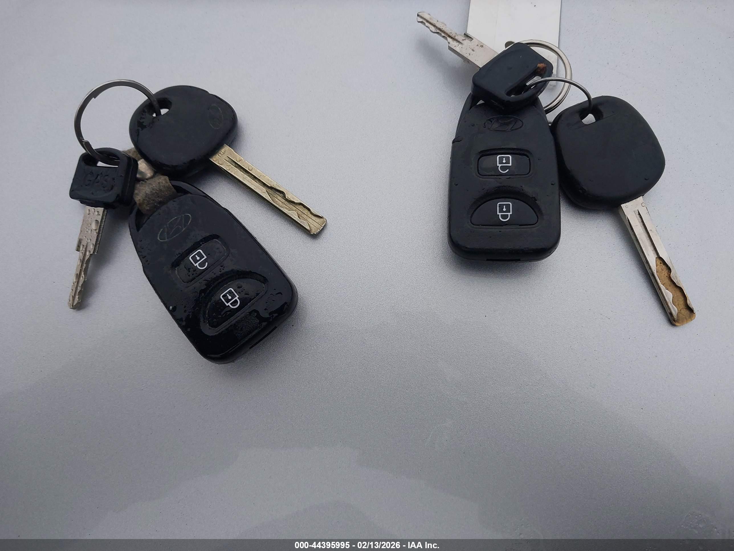 HYUNDAI TUCSON image 11