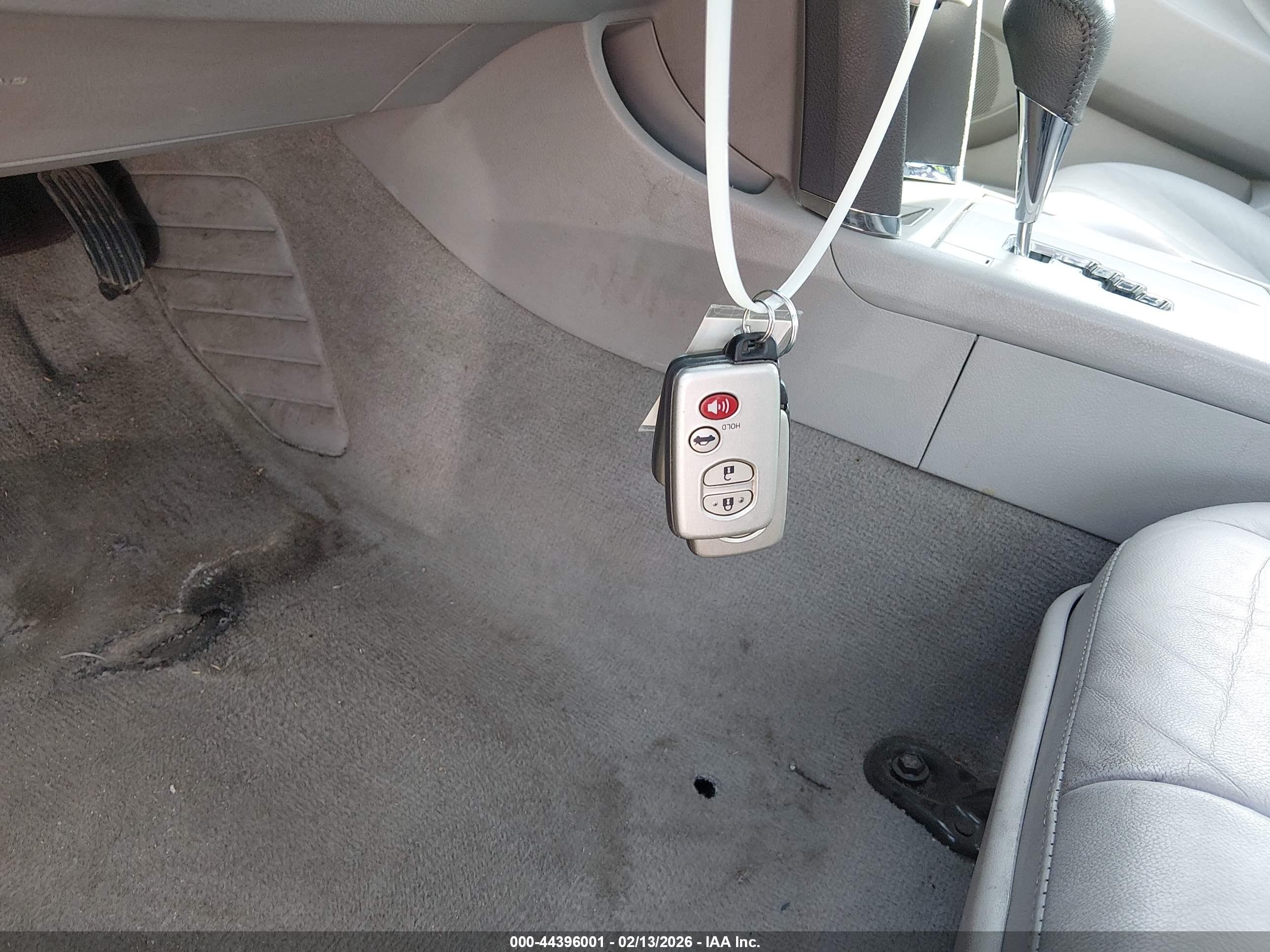 TOYOTA CAMRY image 11