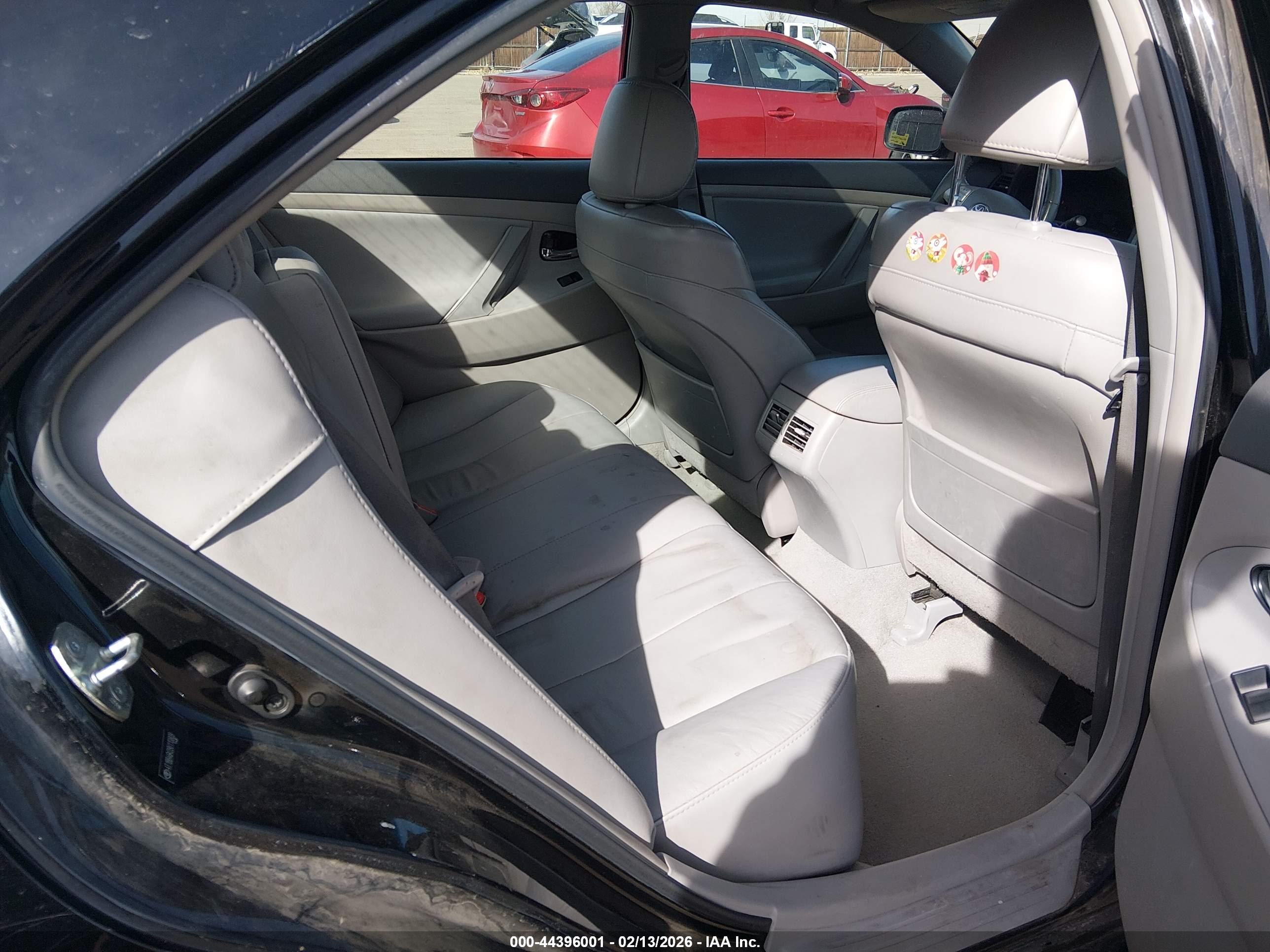 TOYOTA CAMRY image 8