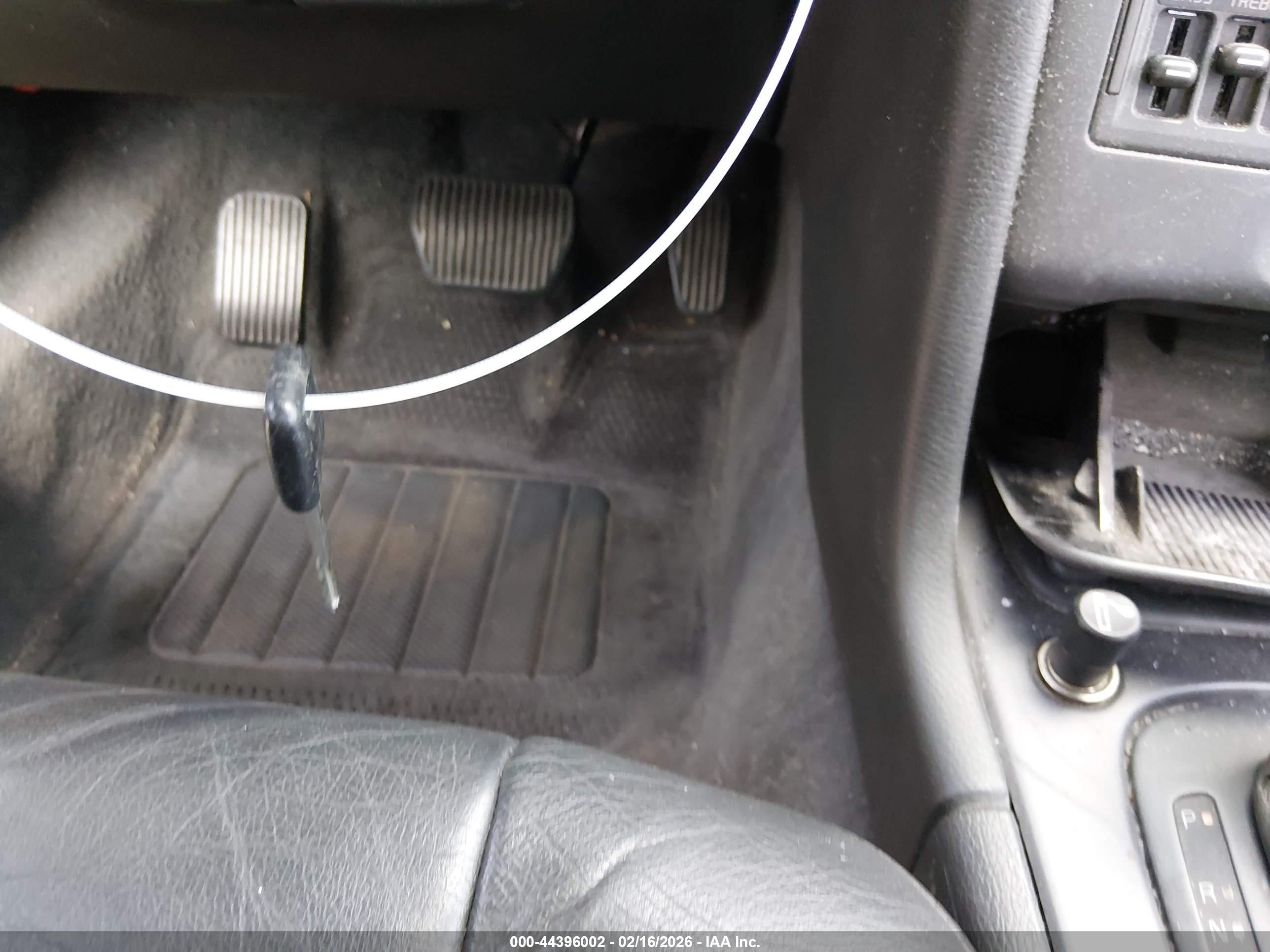 VOLVO S70 image 11