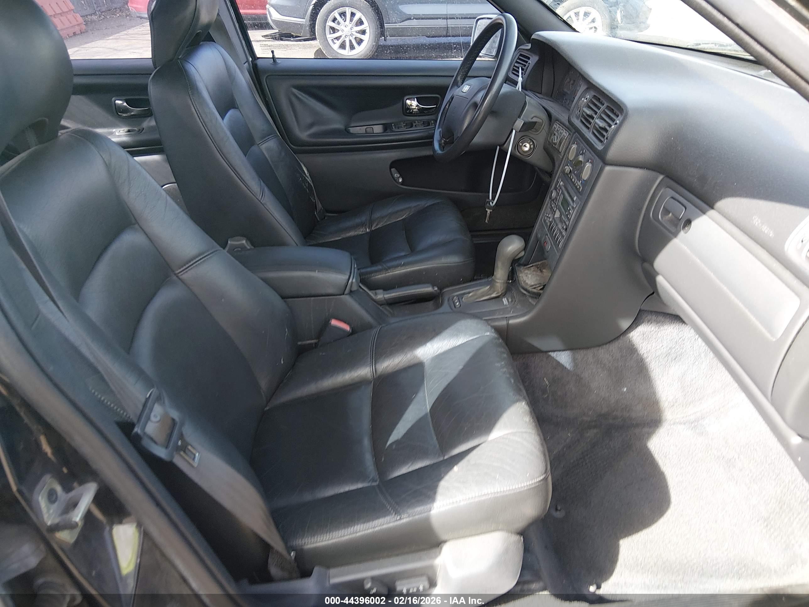 VOLVO S70 image 5