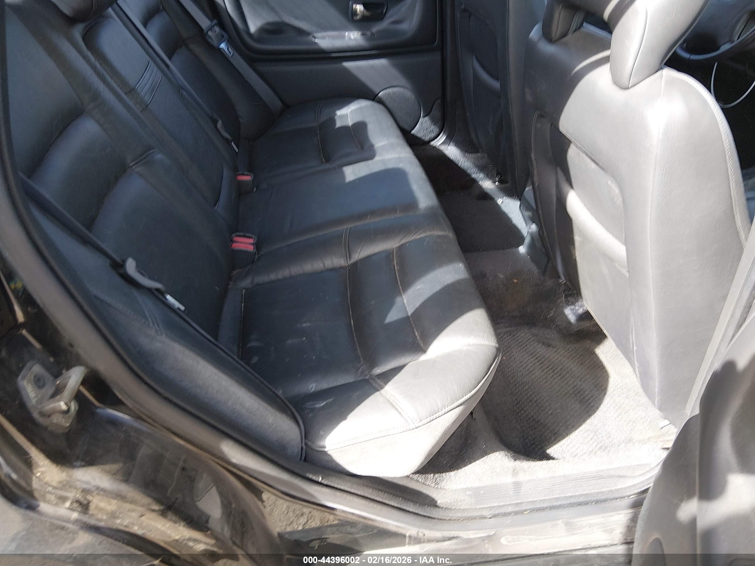 VOLVO S70 image 8