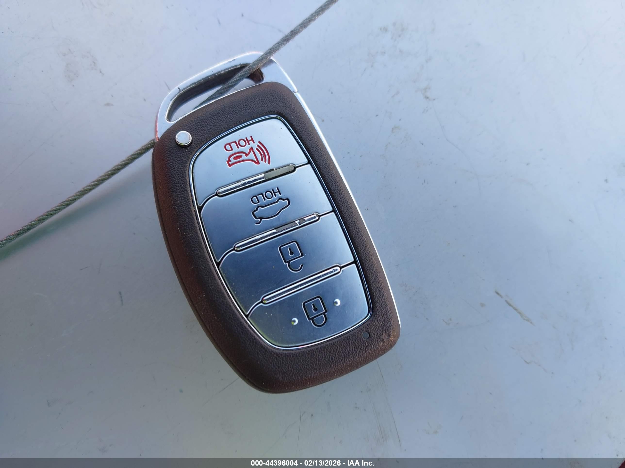 HYUNDAI ELANTRA image 11