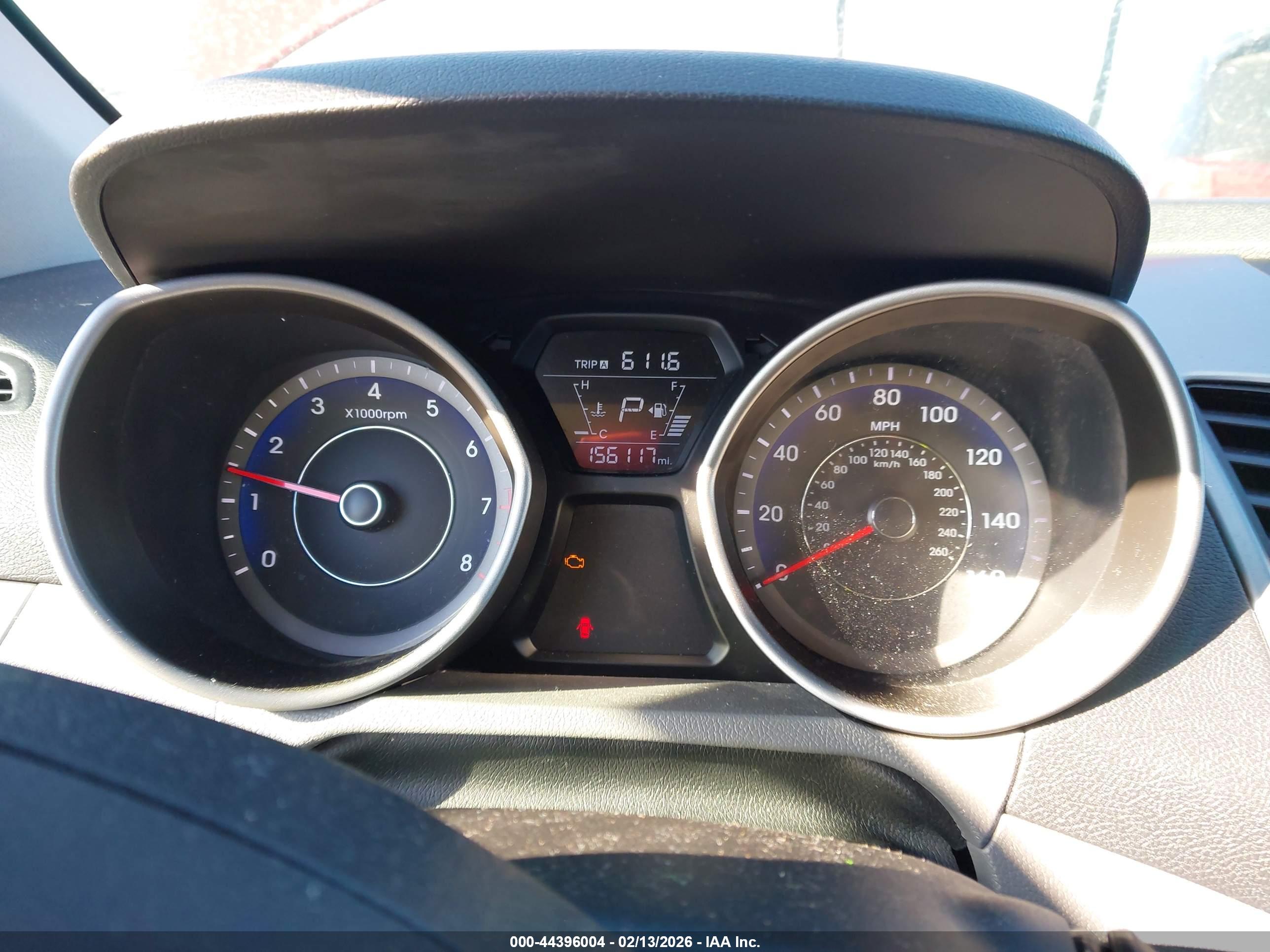 HYUNDAI ELANTRA image 7