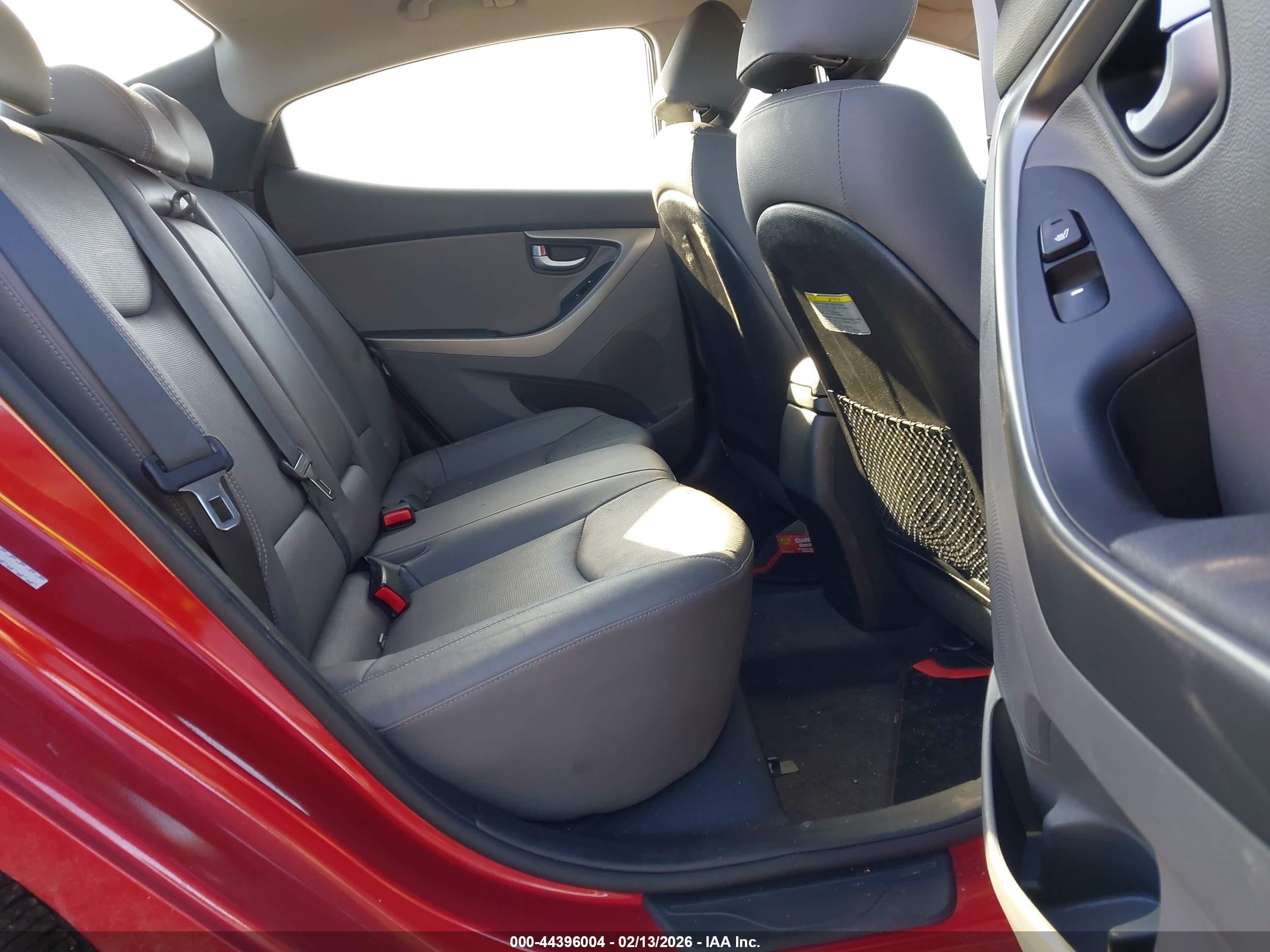 HYUNDAI ELANTRA image 8