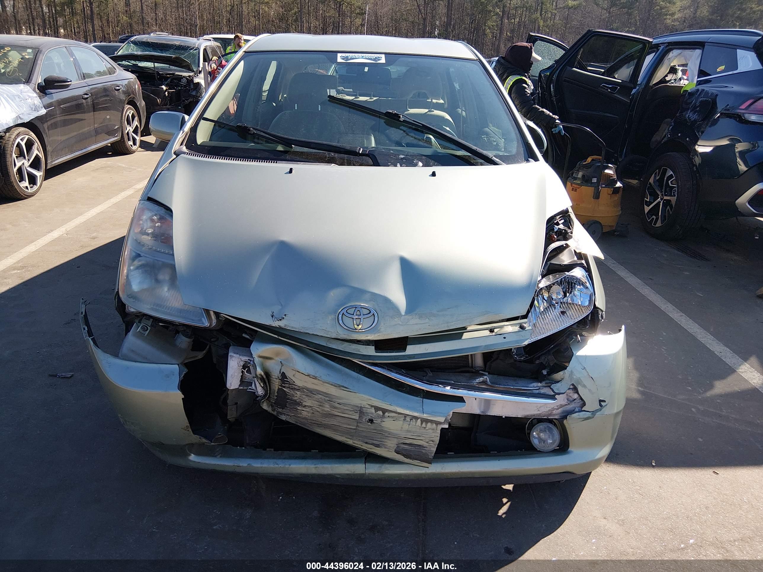 TOYOTA PRIUS image 6