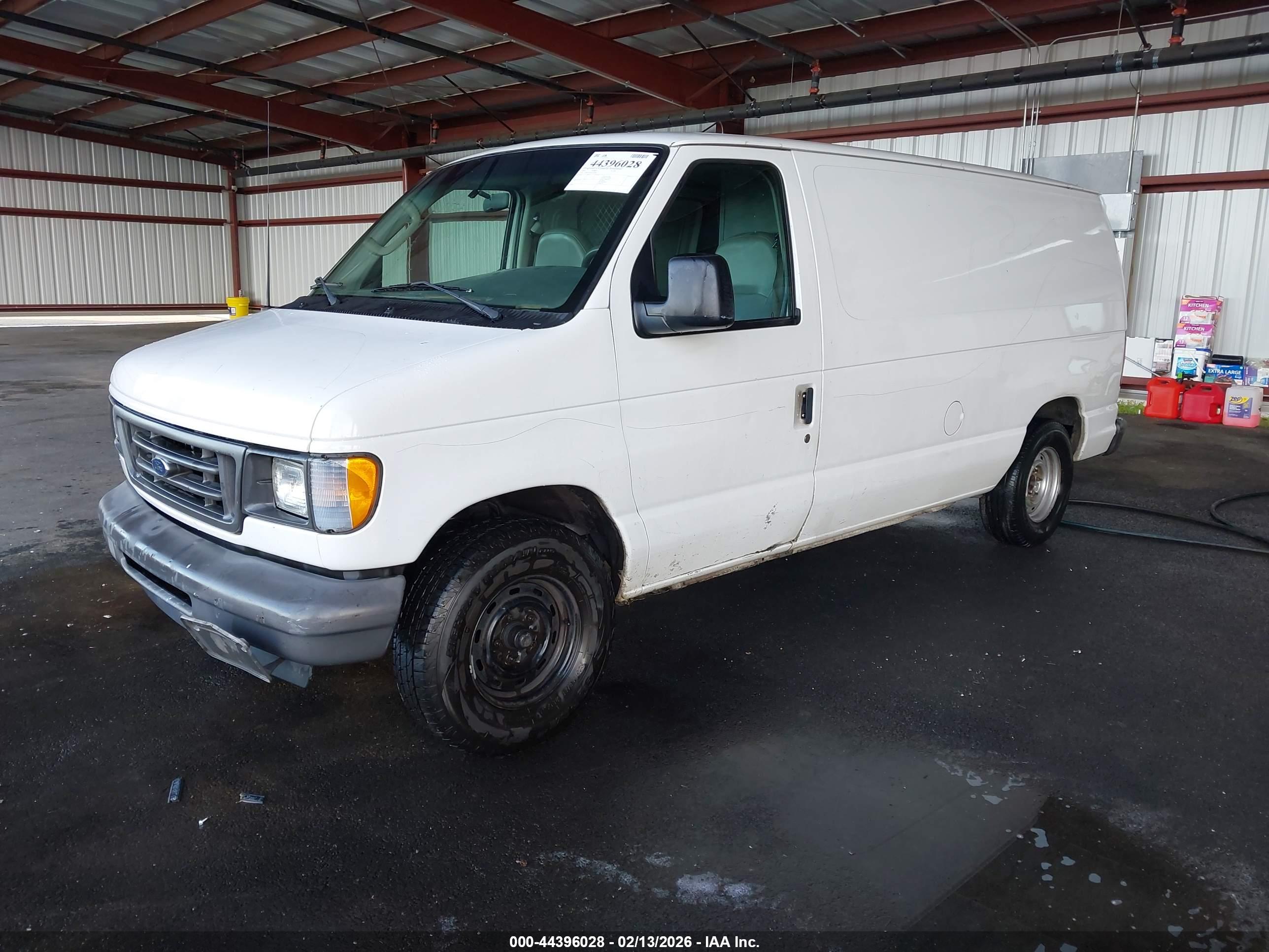 FORD E-150 image 2