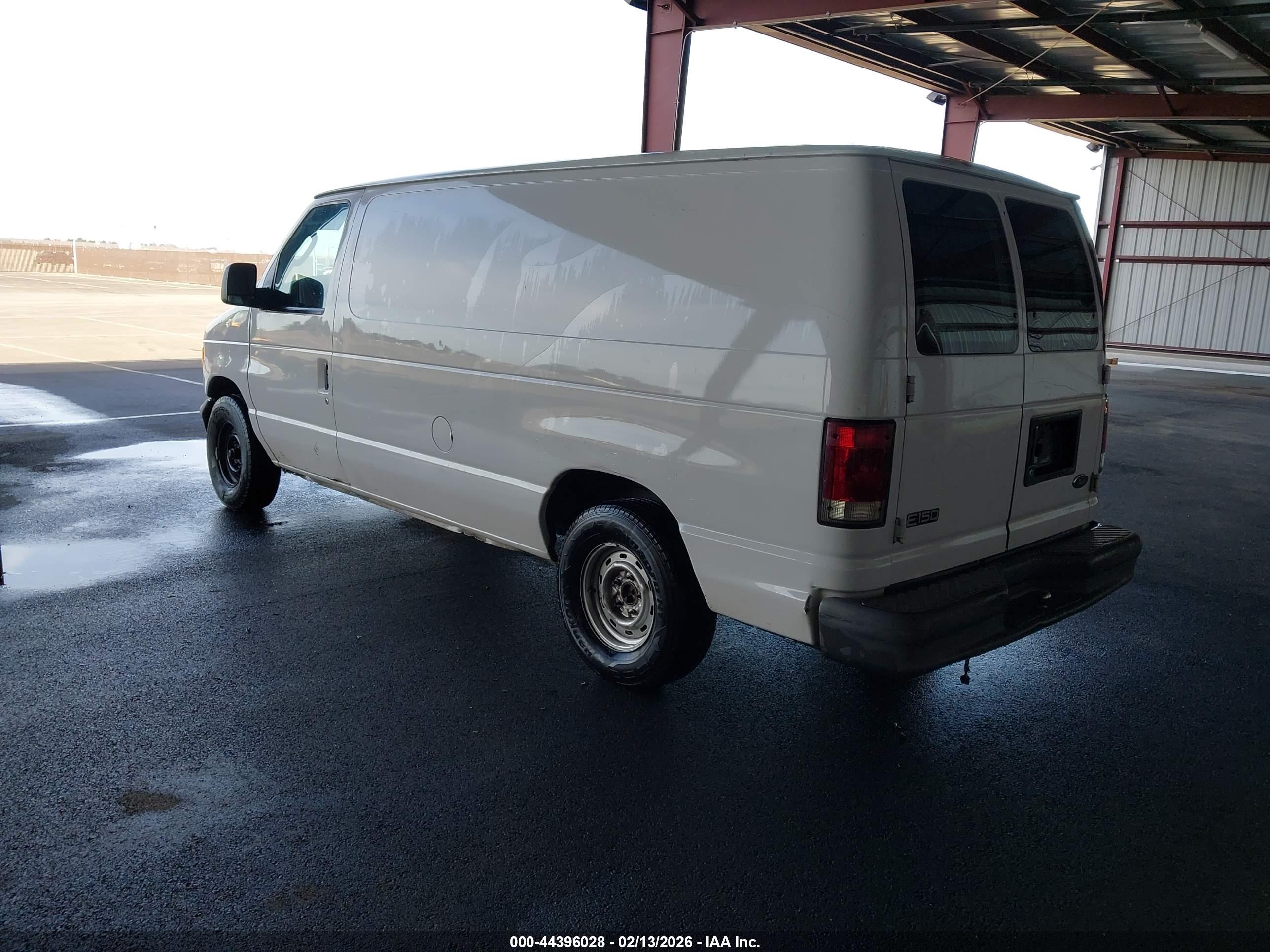 FORD E-150 image 3
