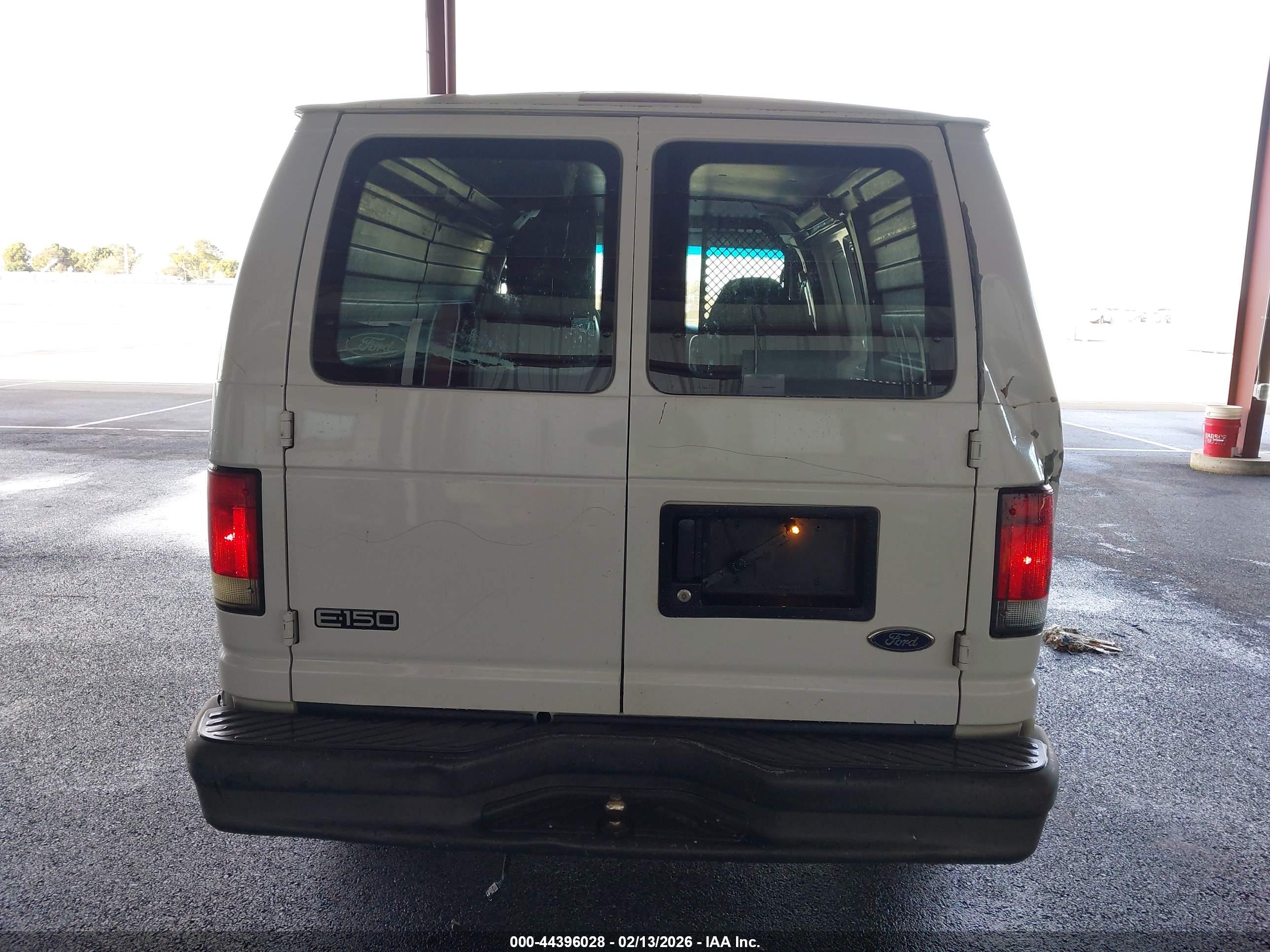FORD E-150 image 6