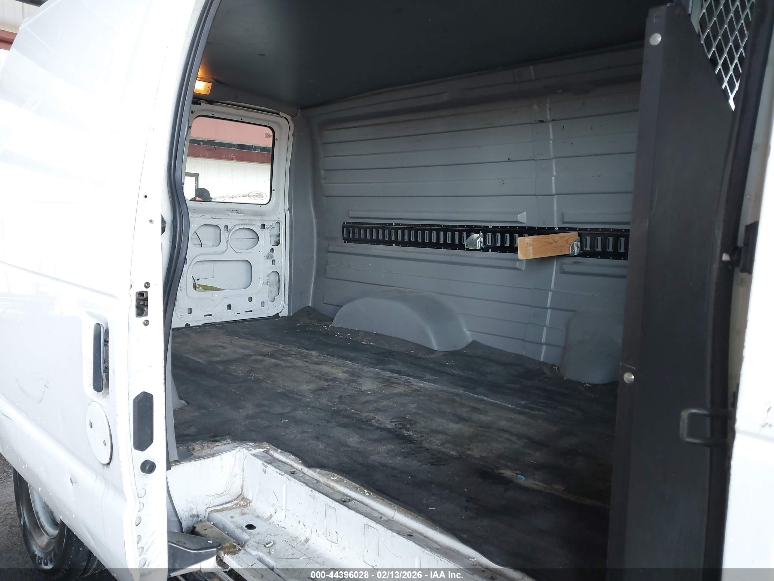 FORD E-150 image 8