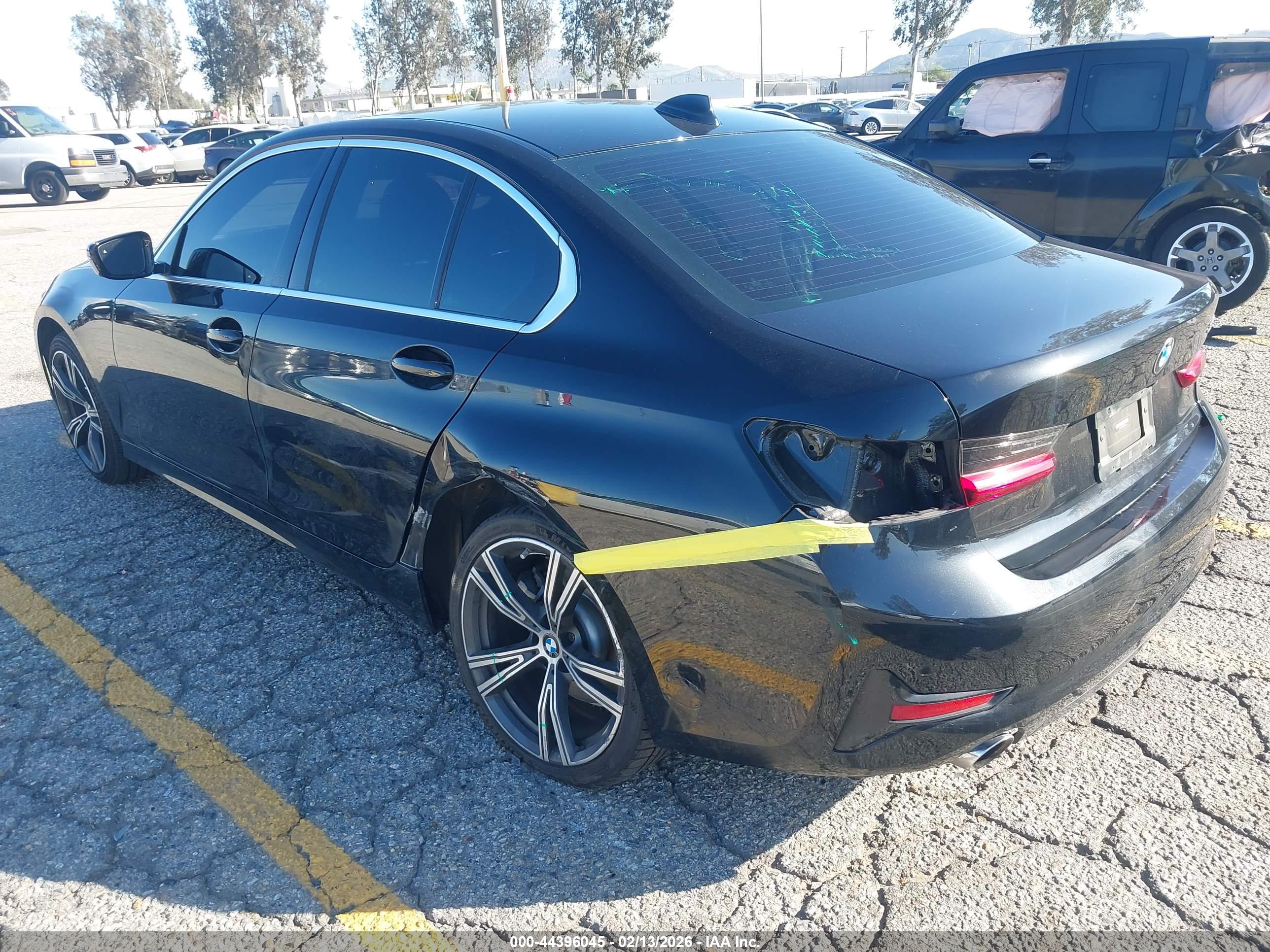 BMW 330I image 3