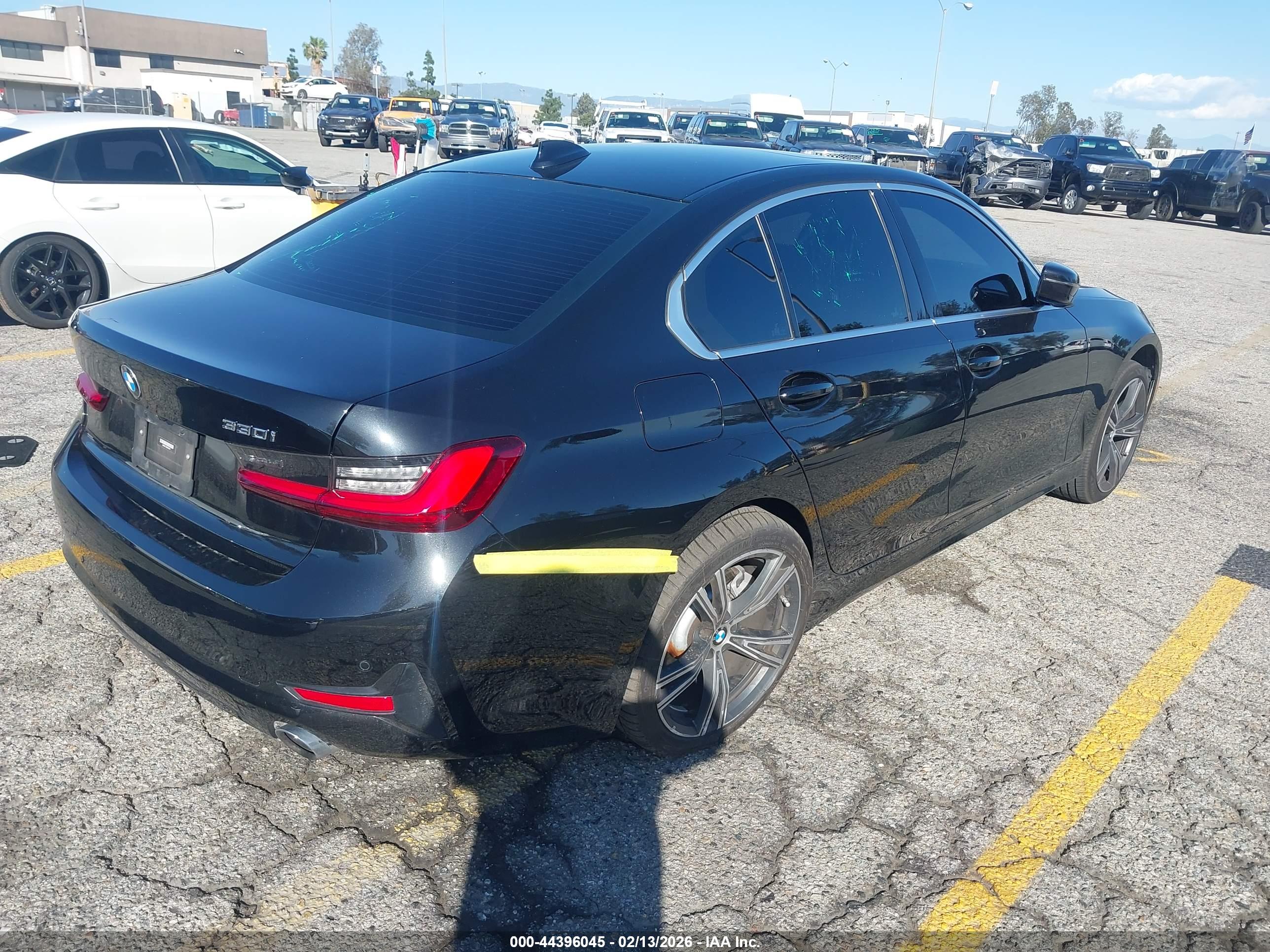 BMW 330I image 4