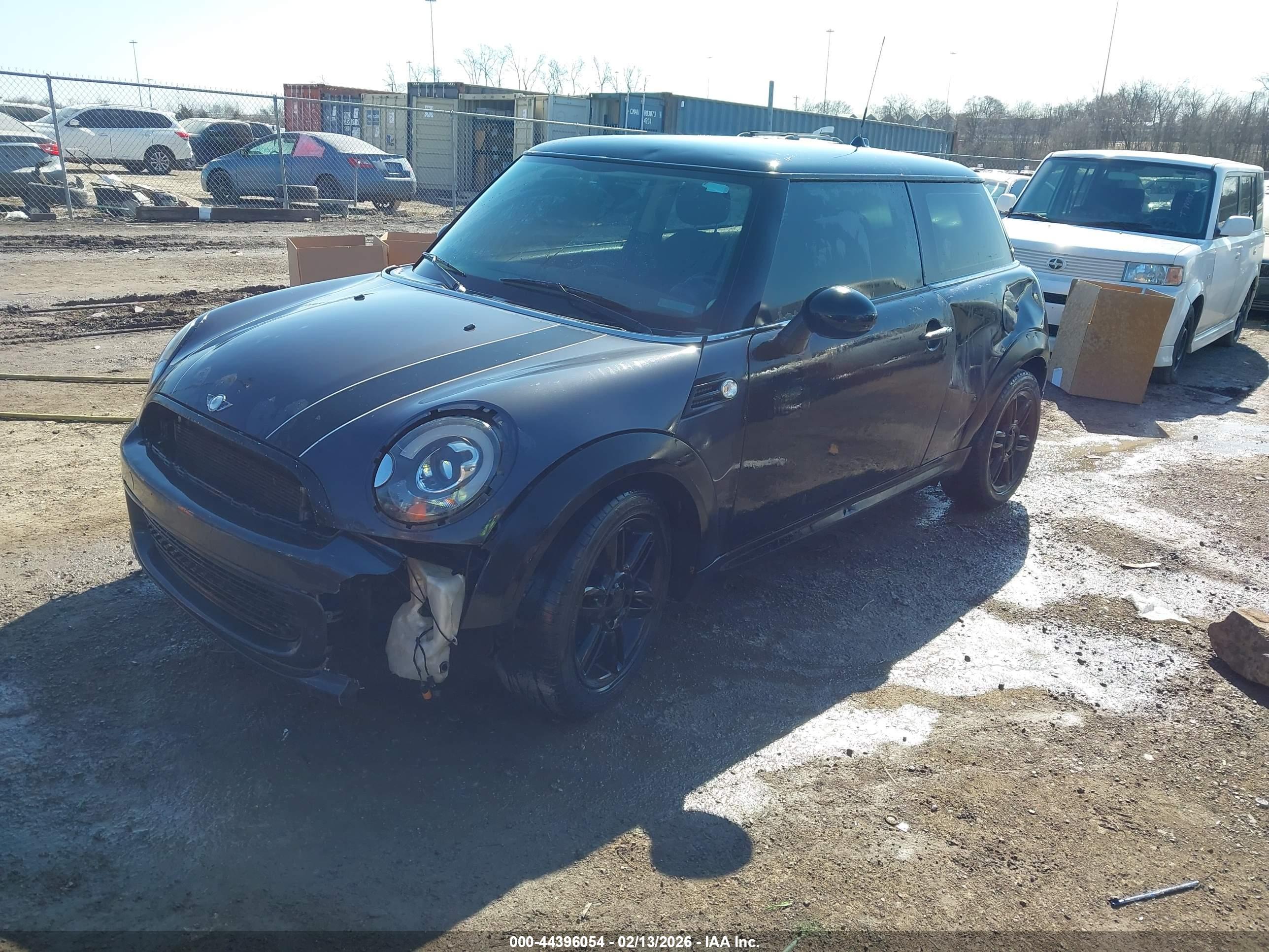 MINI COOPER image 2