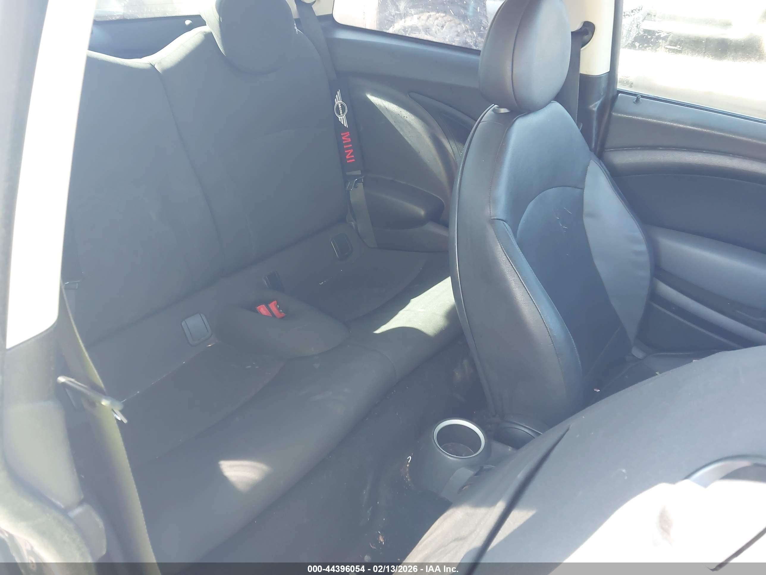 MINI COOPER image 8
