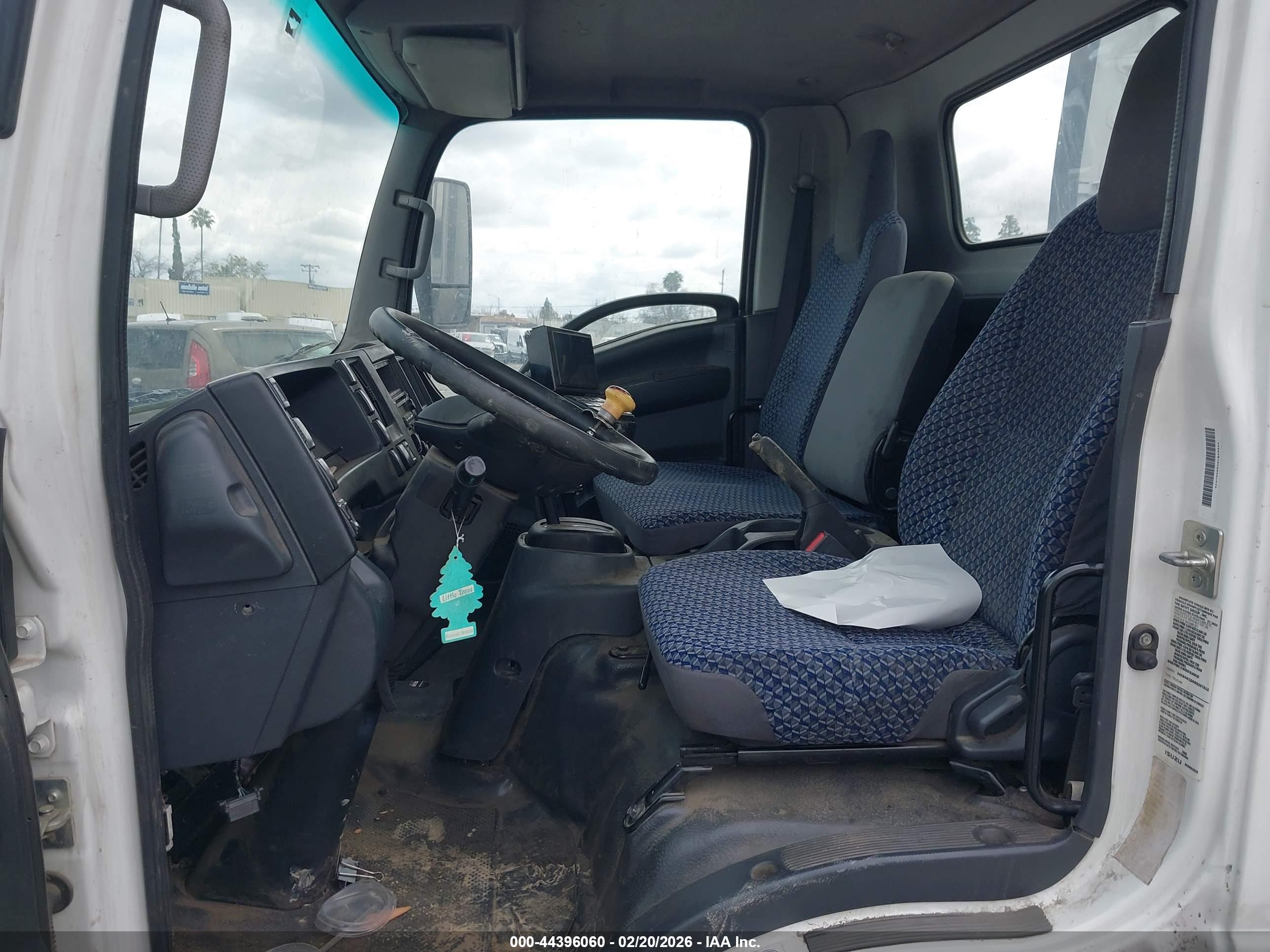 ISUZU NPR image 5